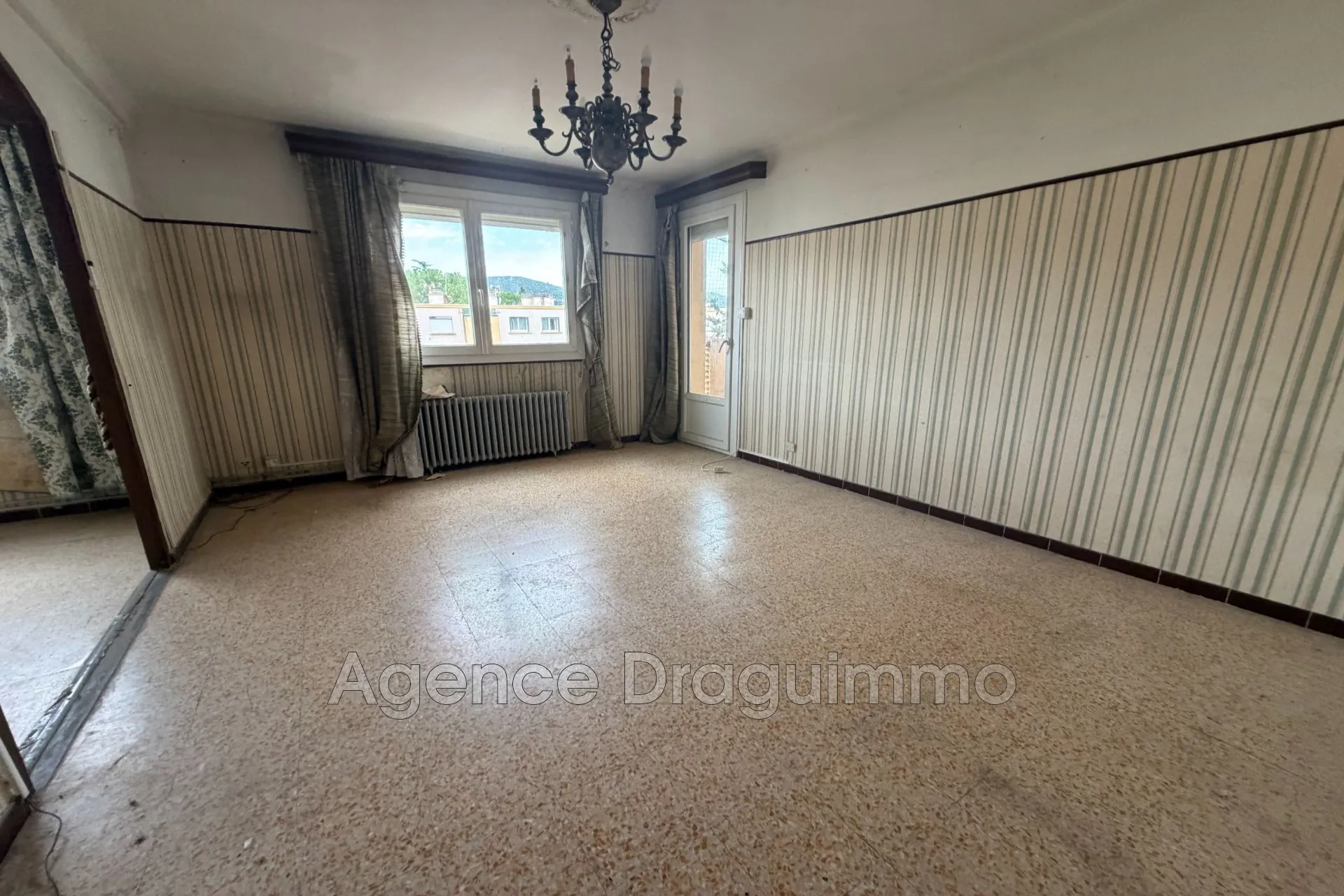 À vendre appartement T4/T5 avec balcon et cave à Draguignan