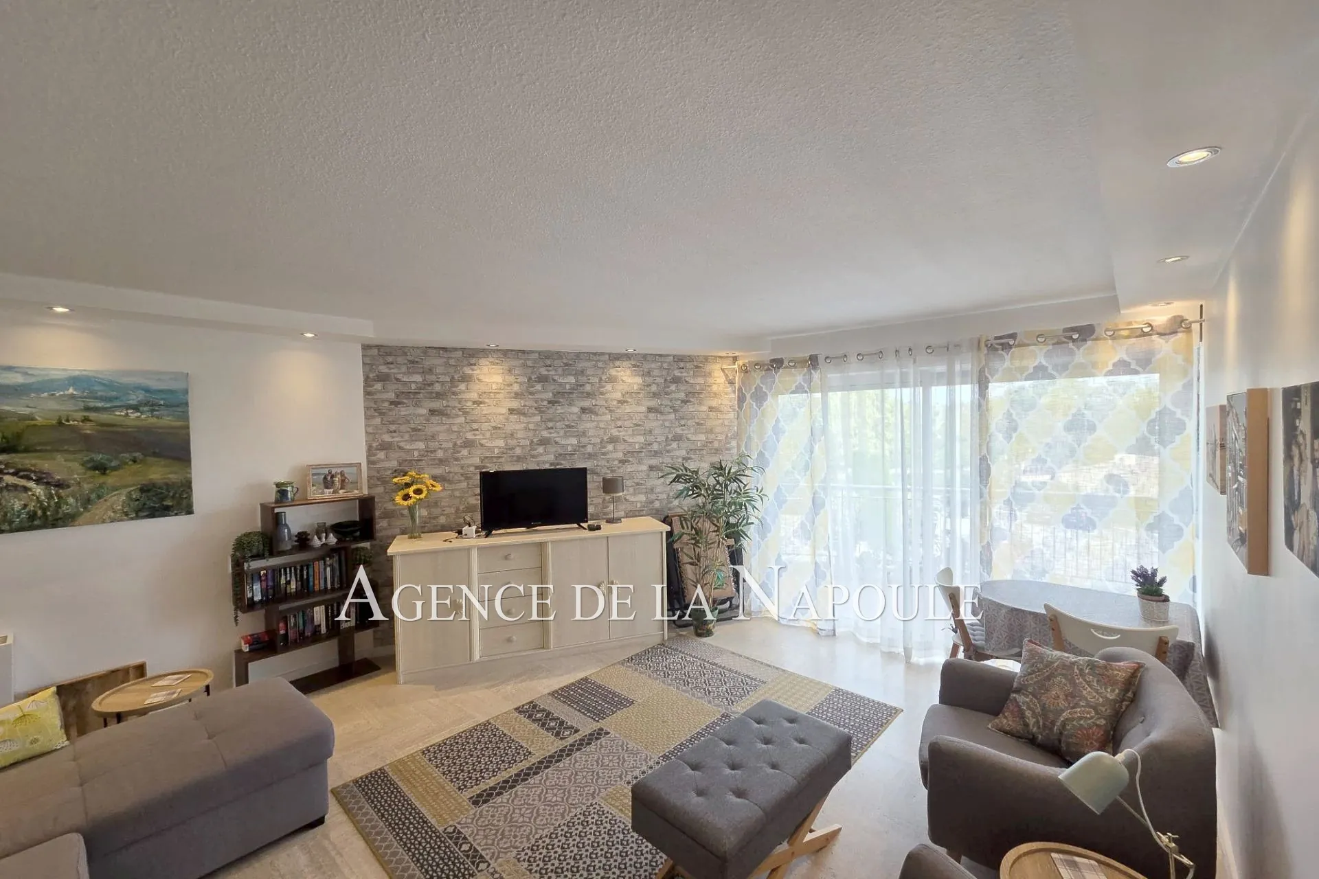 A vendre appartement 2 pièces à La Napoule avec terrasse et parking