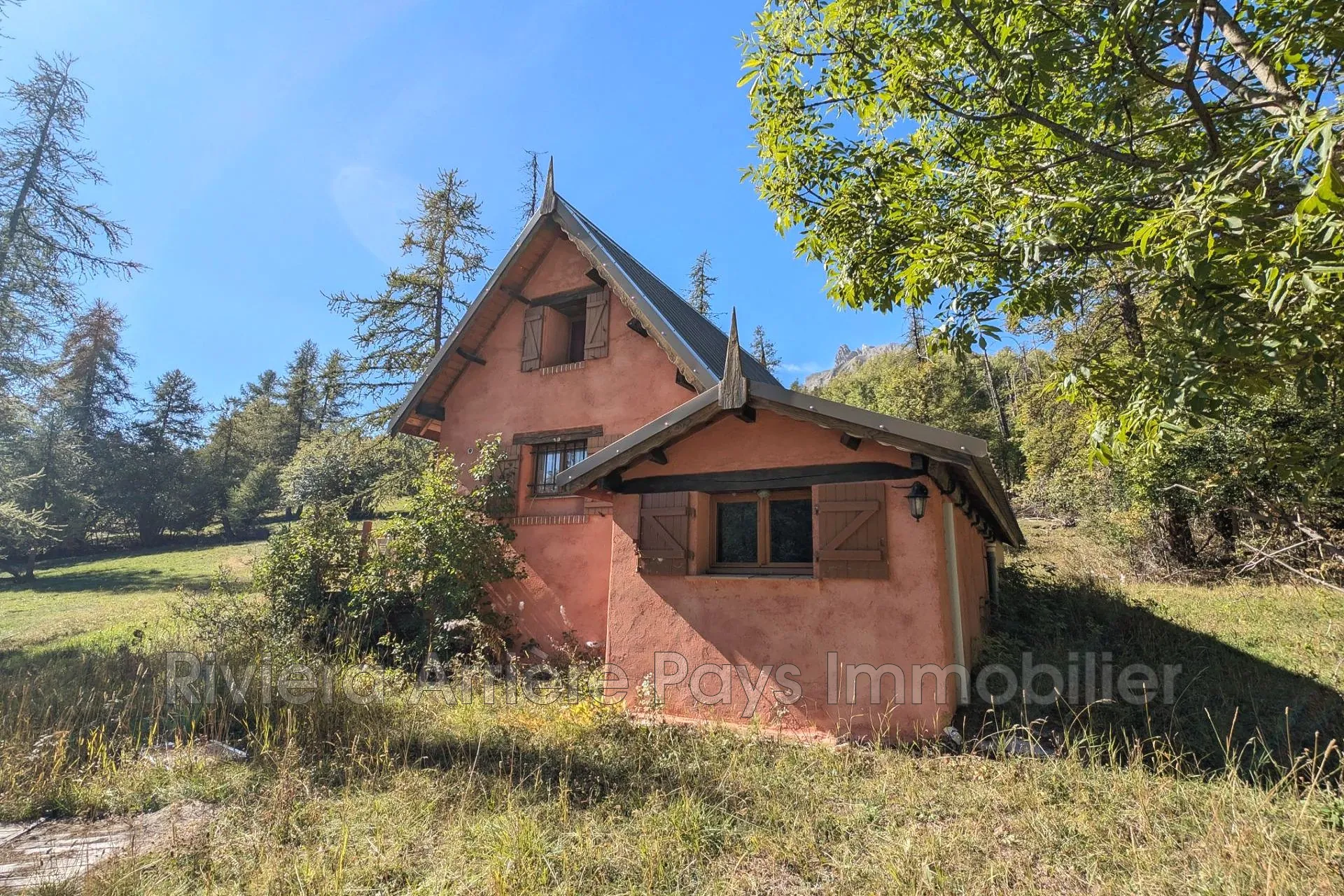 Charmant chalet de montagne à Saint Martin d'Entraunes avec vue dégagée