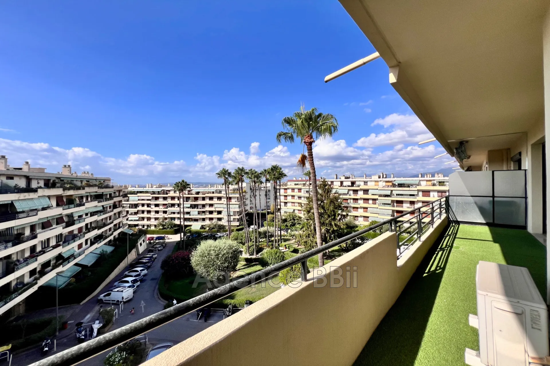 Charmant appartement 2 pièces avec terrasse et vue jardin à Nice Ouest