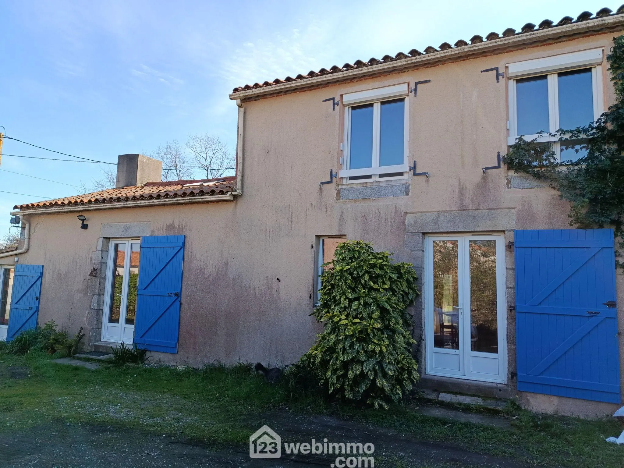 Belle maison de campagne avec 5 chambres et terrain à Sainte-Flaive-des-Loups