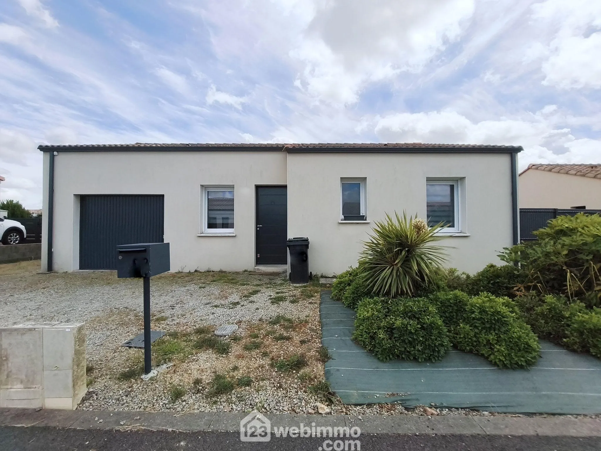 Maison neuve de 76m² avec 3 chambres à Nesmy, performant et lumineuse