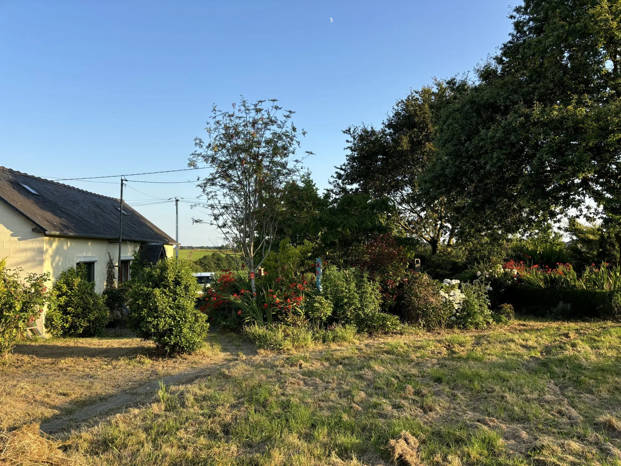 Charmante maison de plain-pied en campagne normande avec dépendance à Heussé
