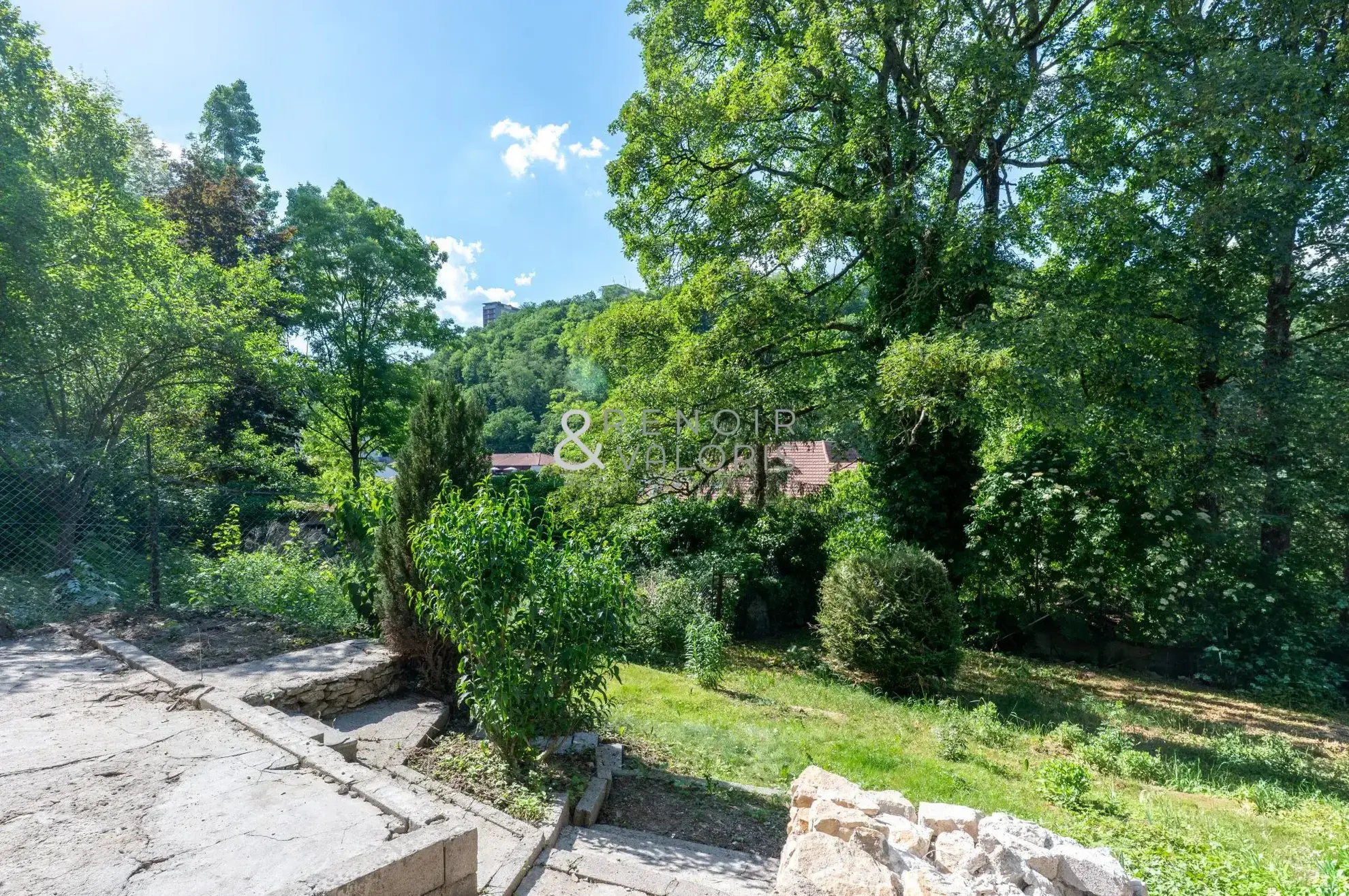 Appartement en rez-de-jardin avec terrasse et jardin à Nancy - Secteur Libération