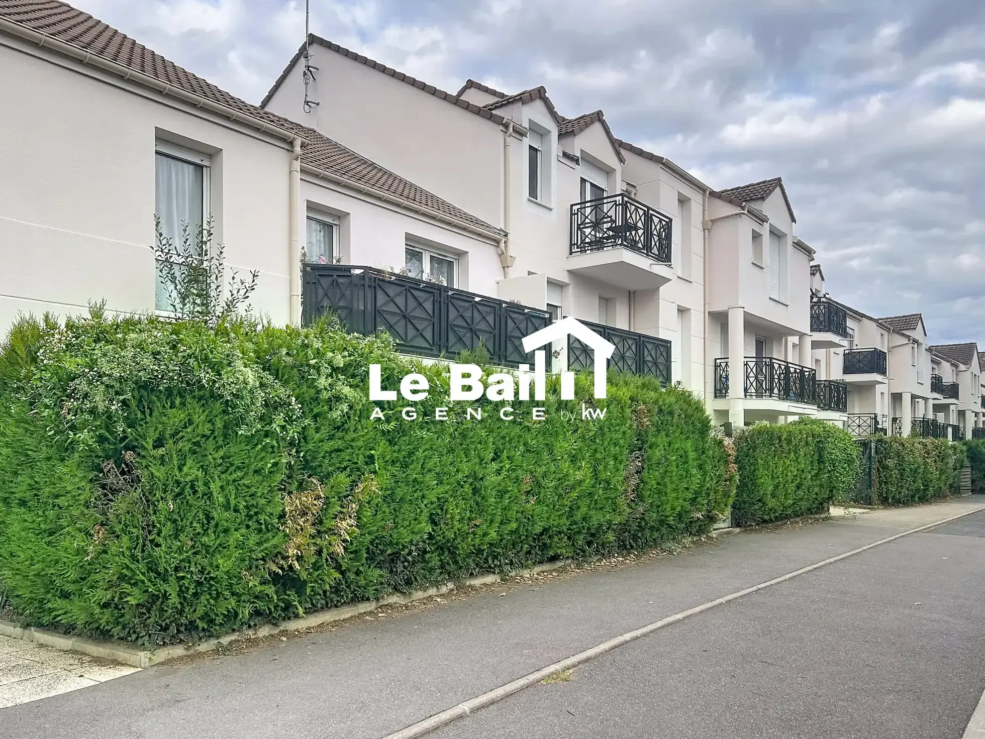 Appartement T2 avec Terrasse, Jardin et Box à Osny - Idéal Investissement ou Résidence Principale
