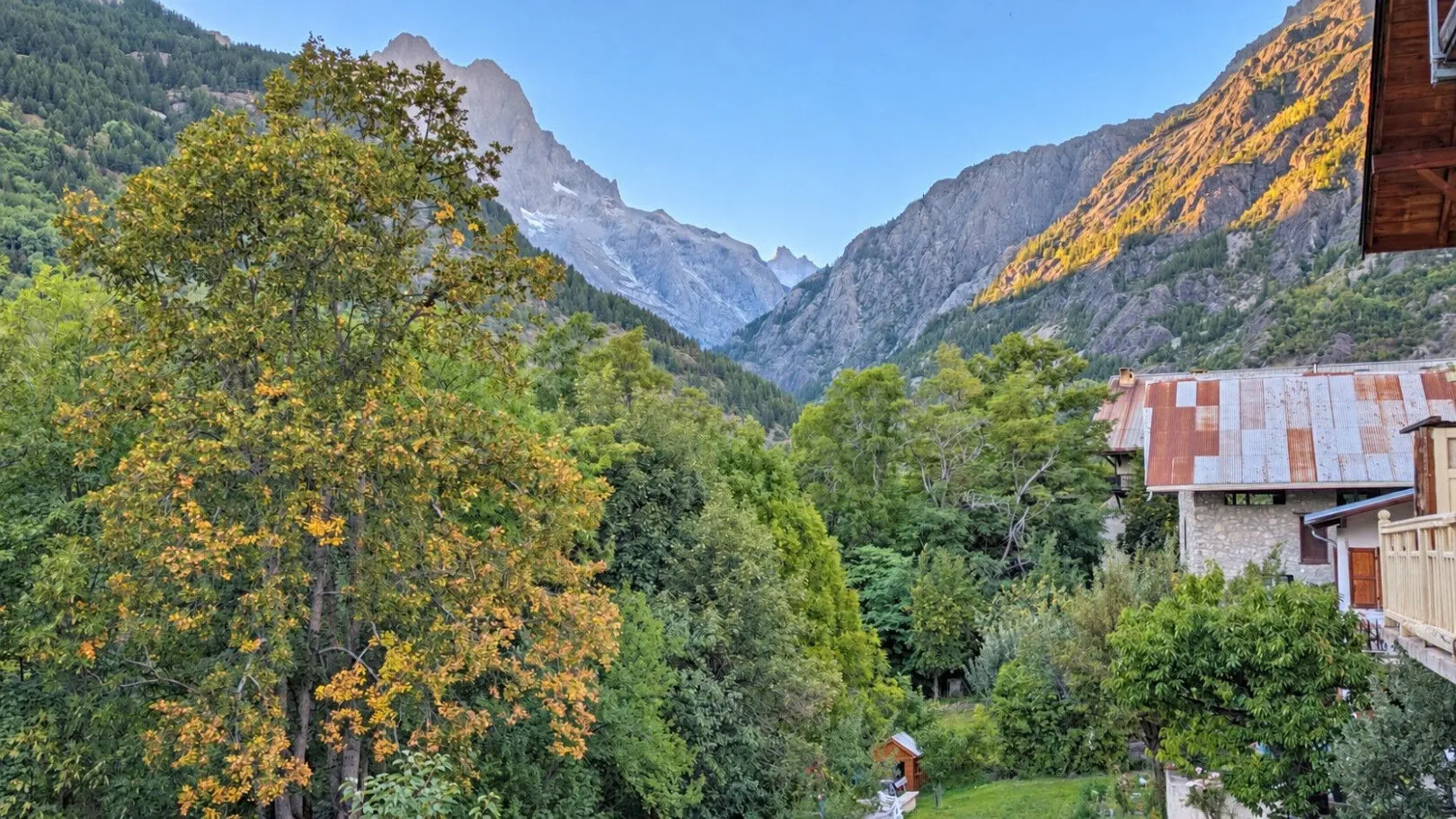 Vente appartement T3 à Pelvoux avec vue montagne - Opportunité rare