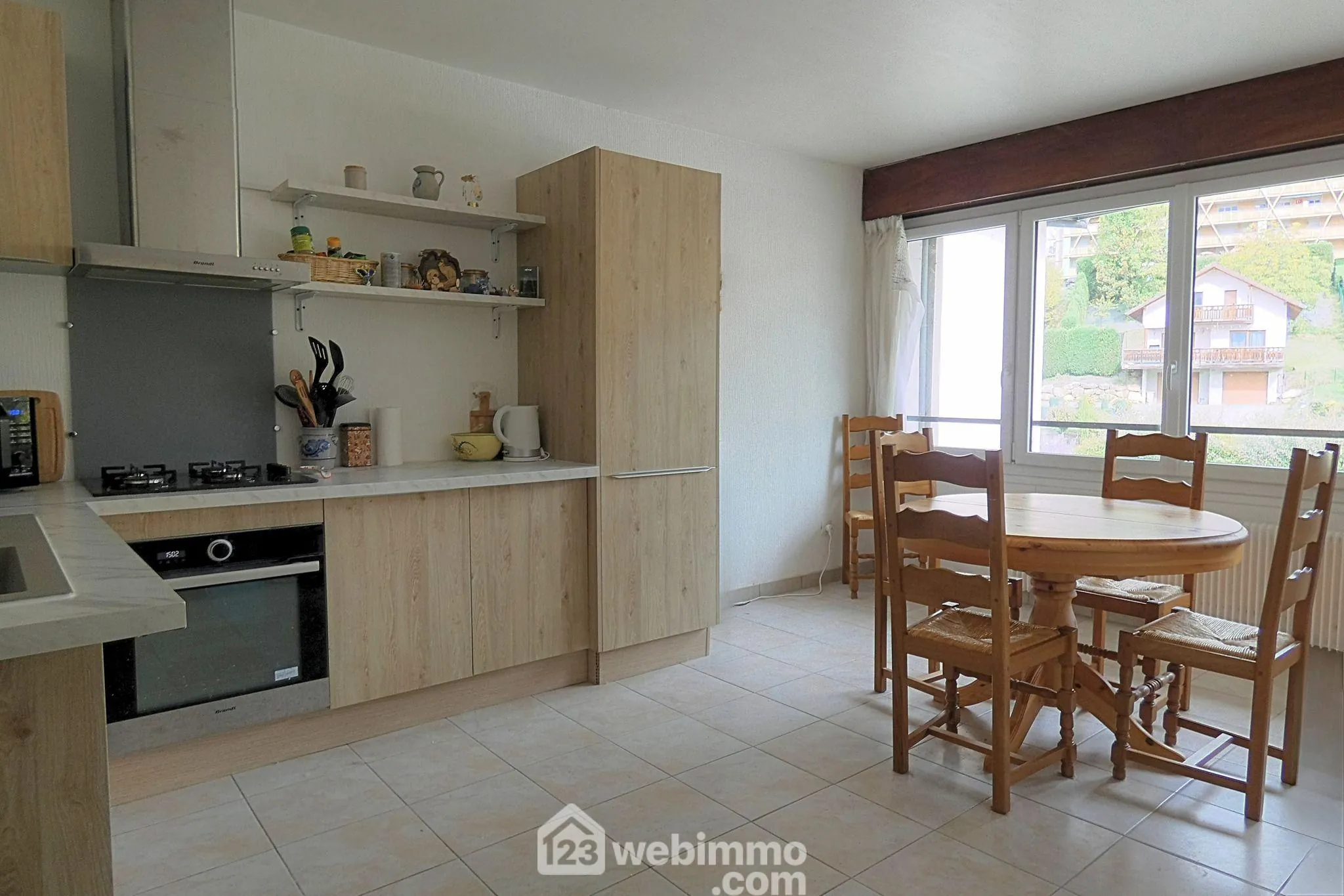 Appartement T2 de 45 m² à Ugine, dernier étage, caves inclus