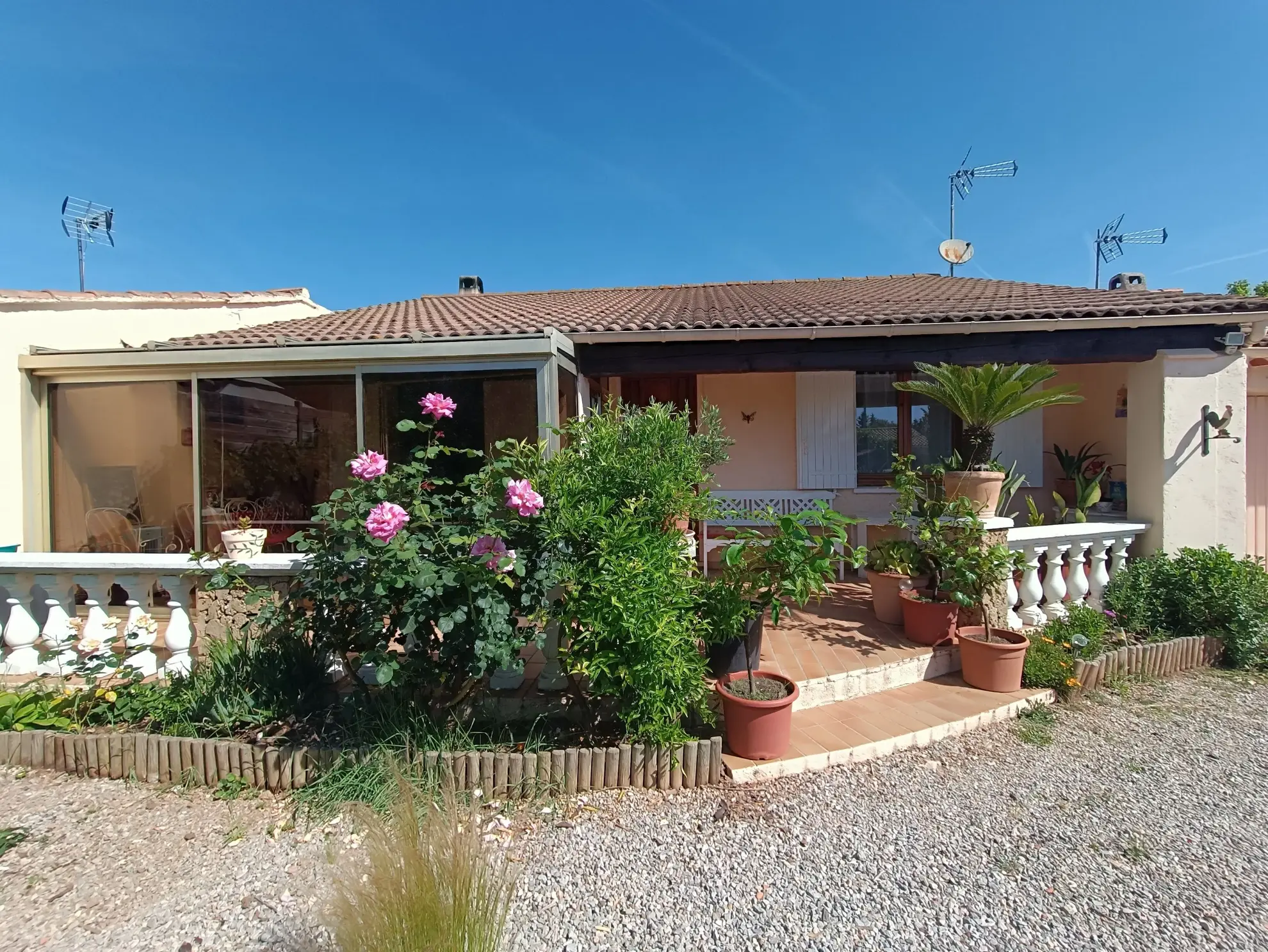A vendre maison de plain-pied de 77 m² à Les Arcs, avec jardin et garage