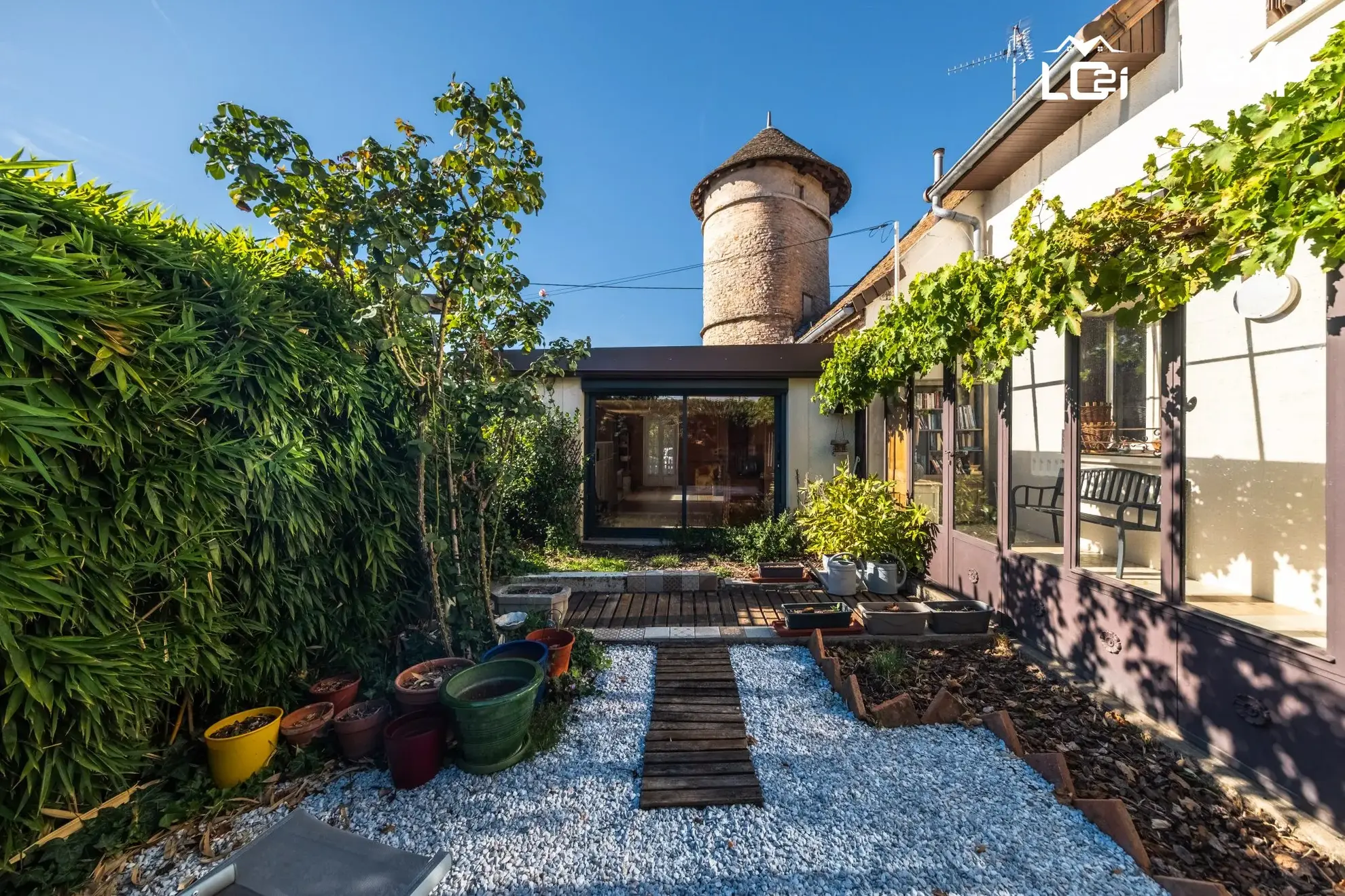 Maison de charme à Lux avec jardin et véranda
