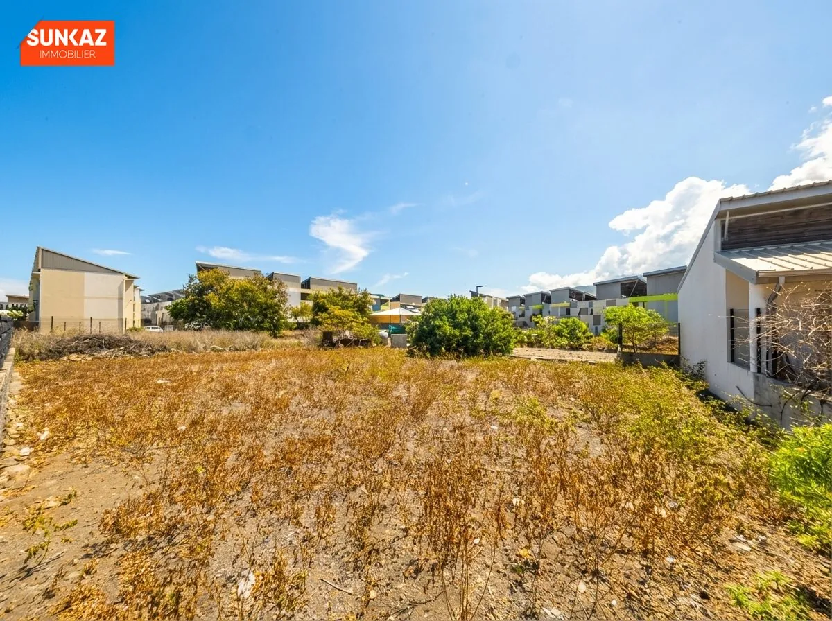 Terrain constructible à Saint-Louis avec permis en zone Bel Air - Investissement idéal