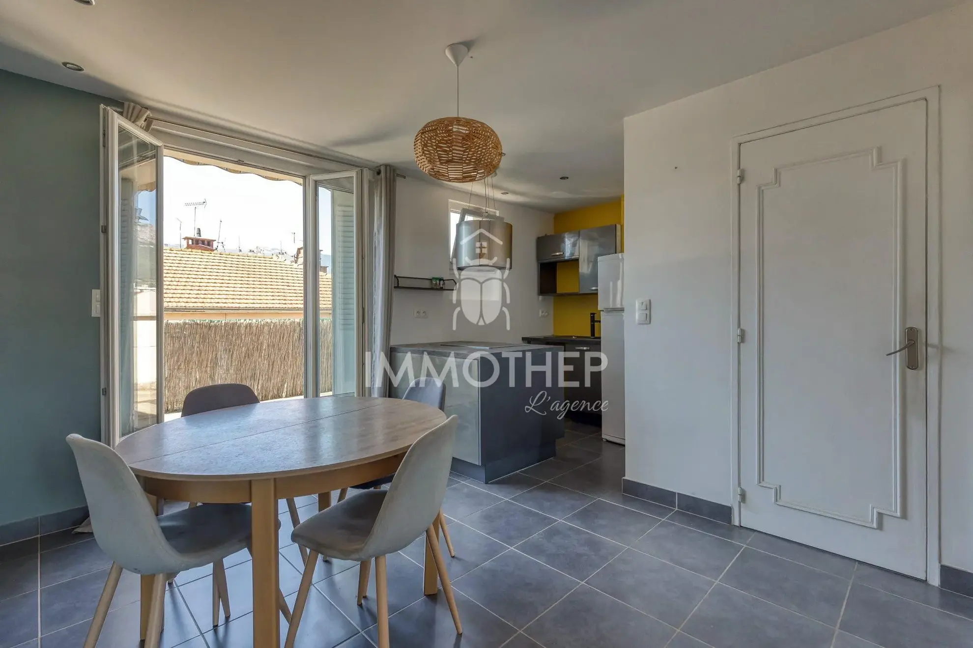 Appartement T3 avec terrasse et vue dégagée à Grenoble