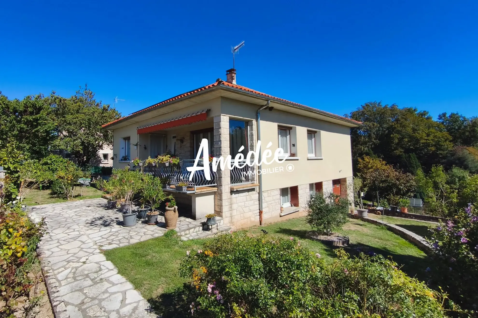 Maison à vendre à Leyme avec jardin, piscine et potentiel d'optimisation énergétique