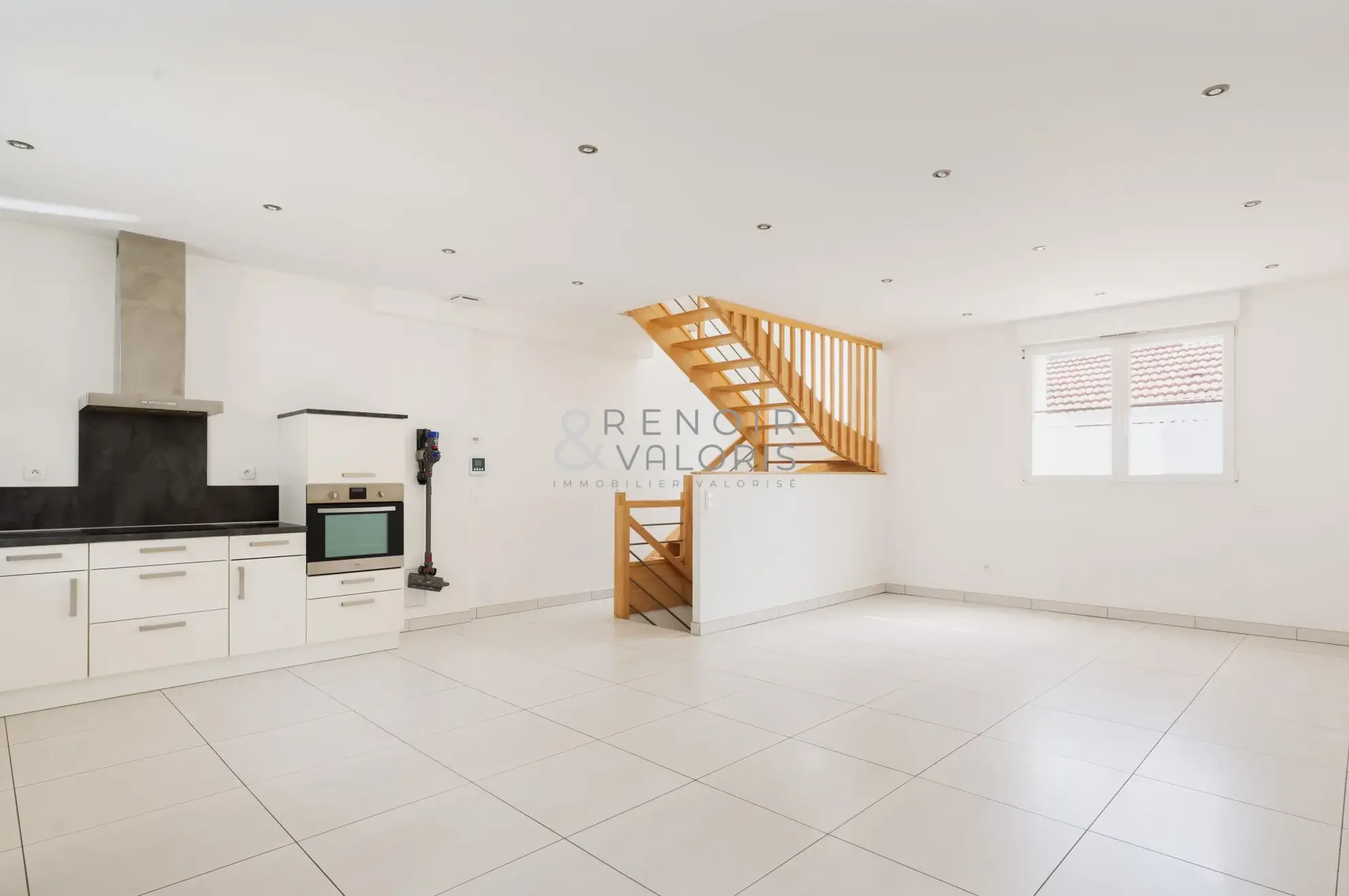 Triplex à Nancy avec 2 chambres, entièrement rénové, secteur Colline