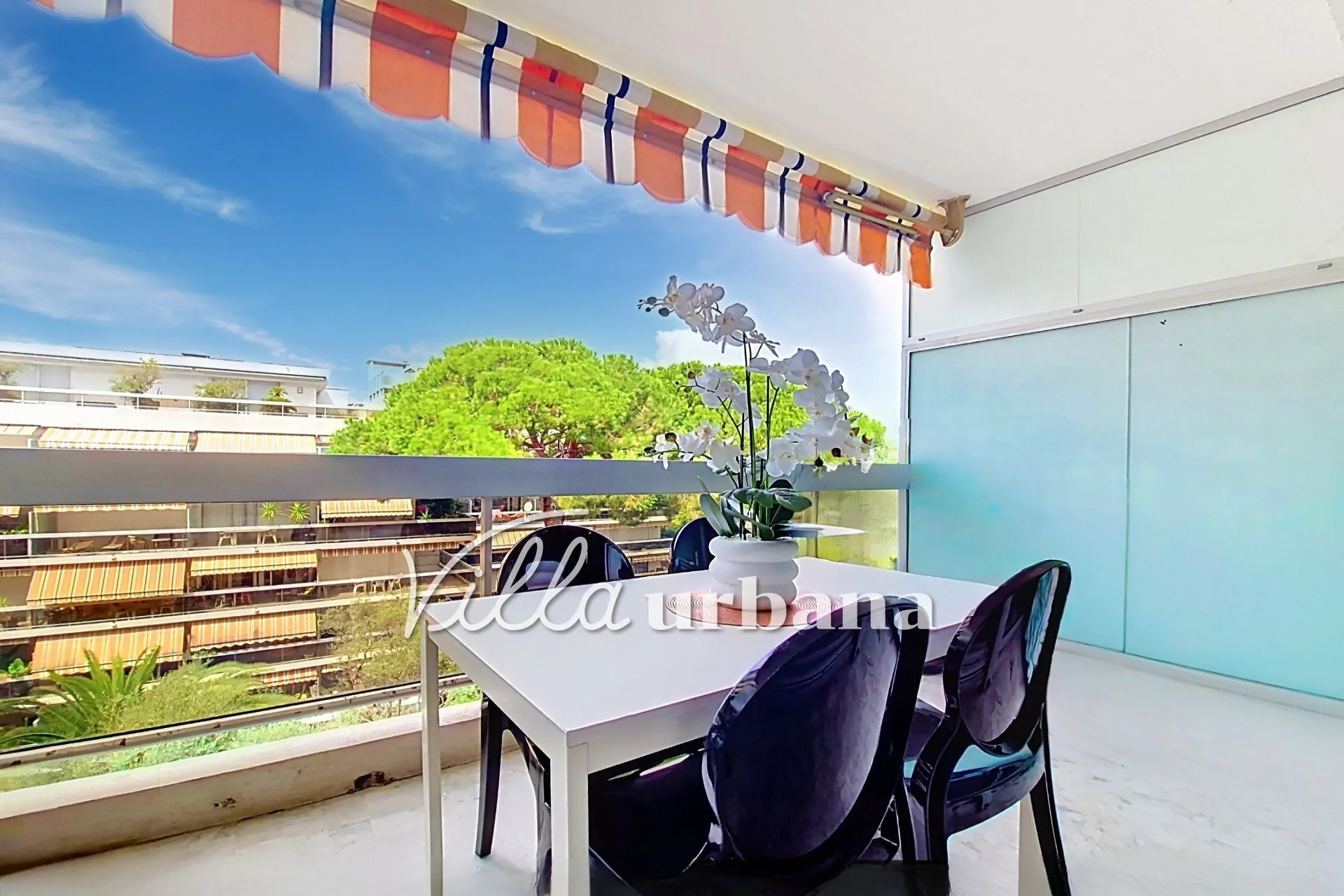 Charmant studio cabine de 32 m² avec terrasse et piscine à Juan-les-Pins