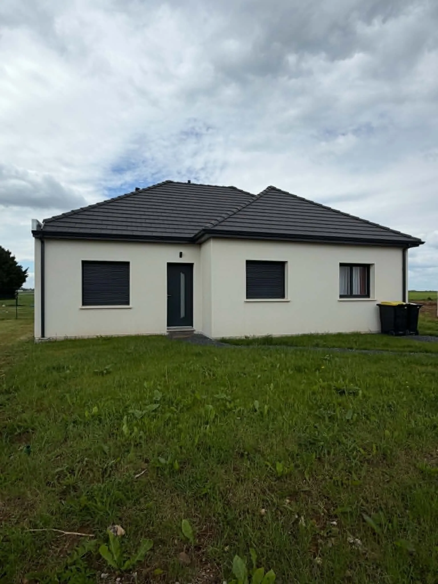 Maison de plain-pied 3 chambres à Roost-Warendin, confort et espace