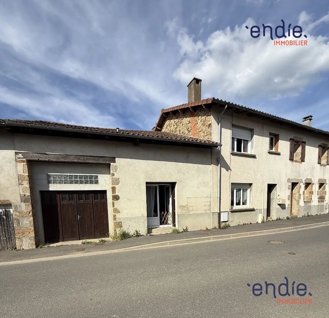 Maison mitoyenne de 114 m² avec garage et terrain à Rochechouart