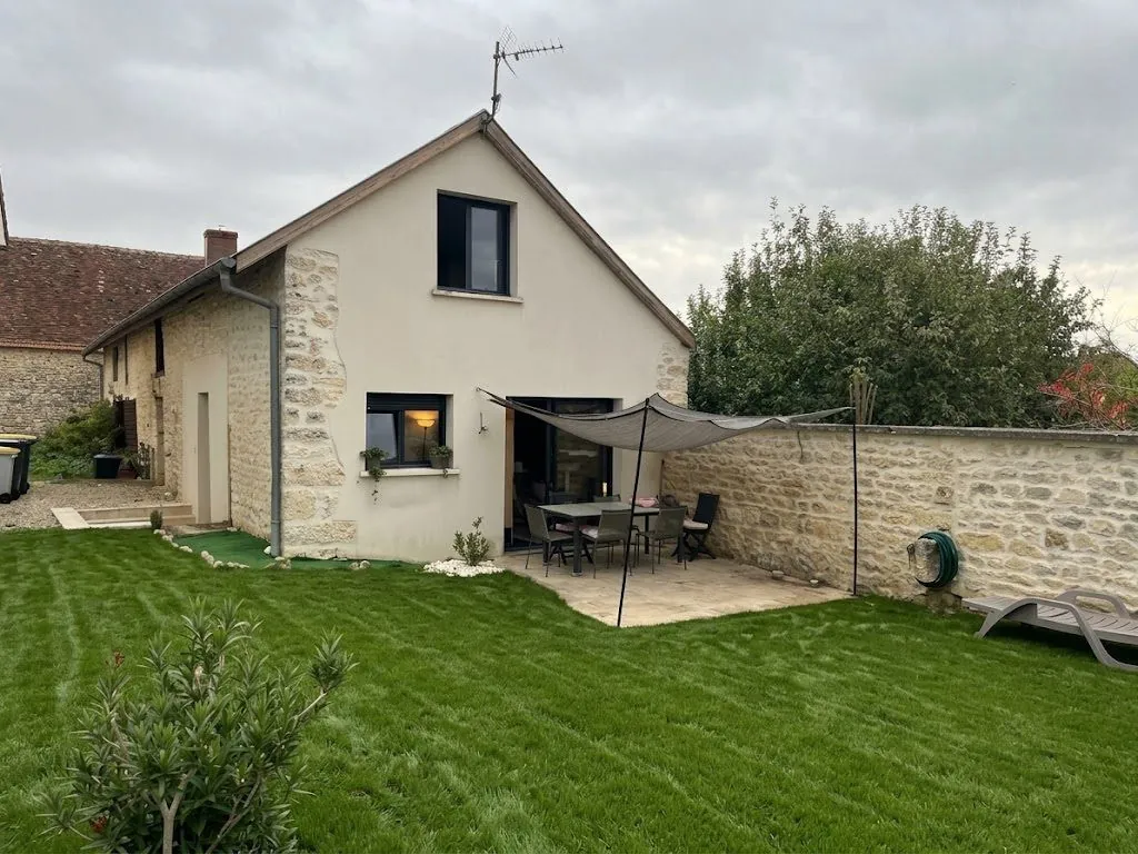 Maison à vendre à Magny-Saint-Médard, idéal investisseur, proche Dijon, 45 m² avec jardin privé
