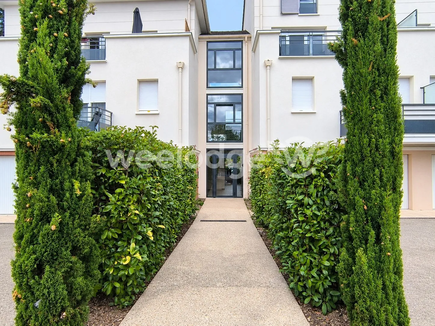 Appartement enRez-de-Jardin à Vendre à Conflans-Sainte-Honorine 1 Chambre