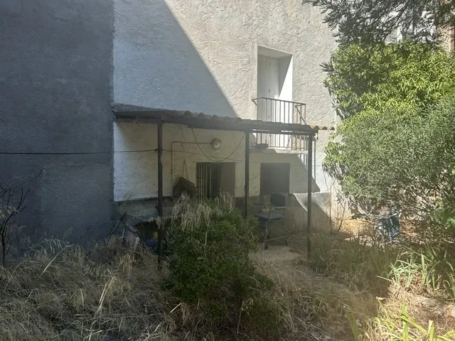 Belle maison de village avec jardin à Pia, idéale pour investissement ou résidence principale