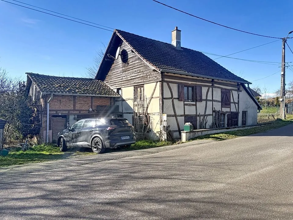Maisonnette à rénover en Bretagne avec grand potentiel à proximité de Fontaine