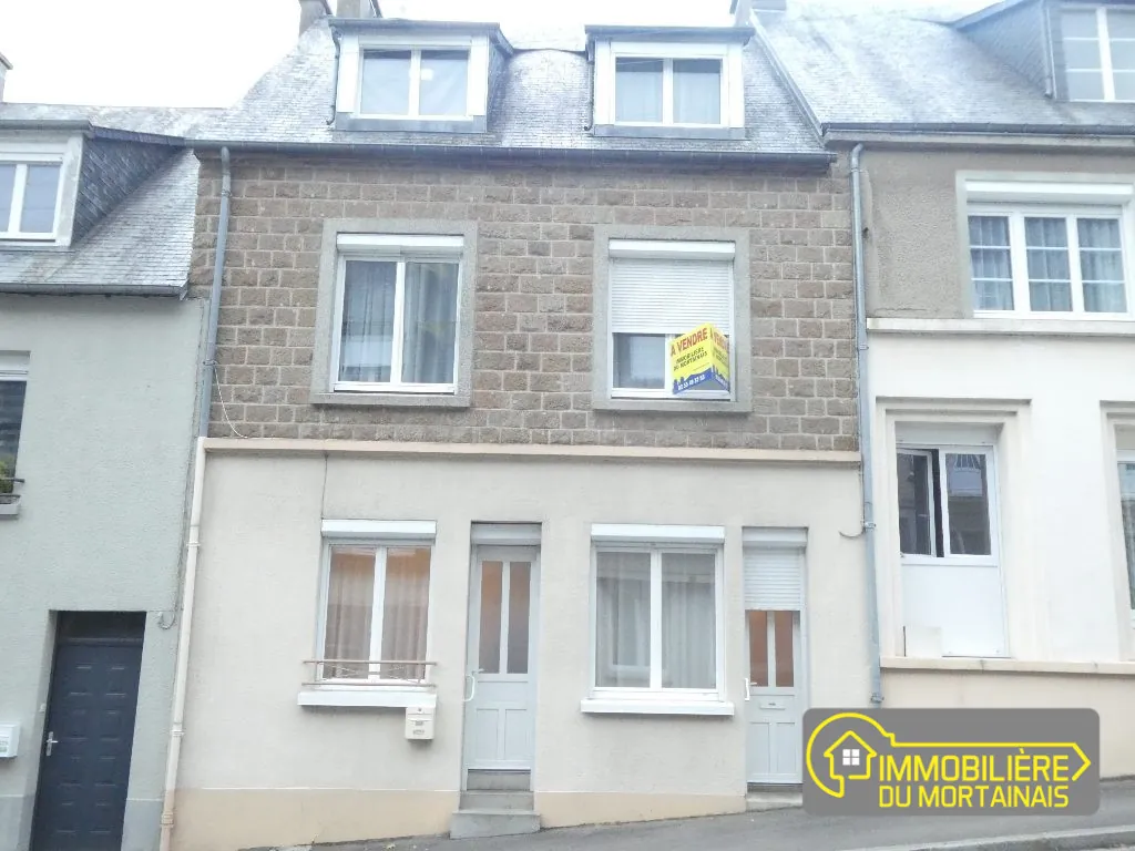 Maison de ville avec 4 chambres à Mortain-Bocage, proche commerces