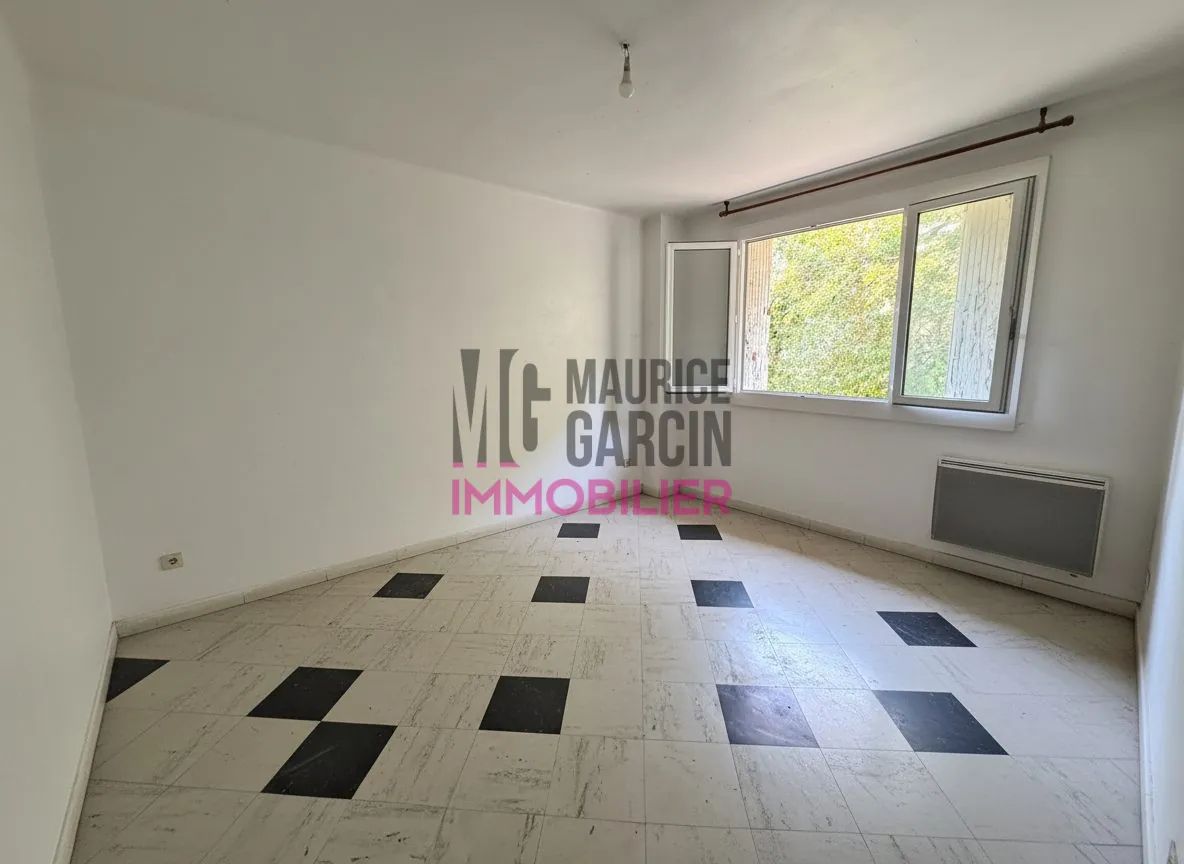 Appartement T1 à vendre à Orange avec cave et revenu locatif immédiat