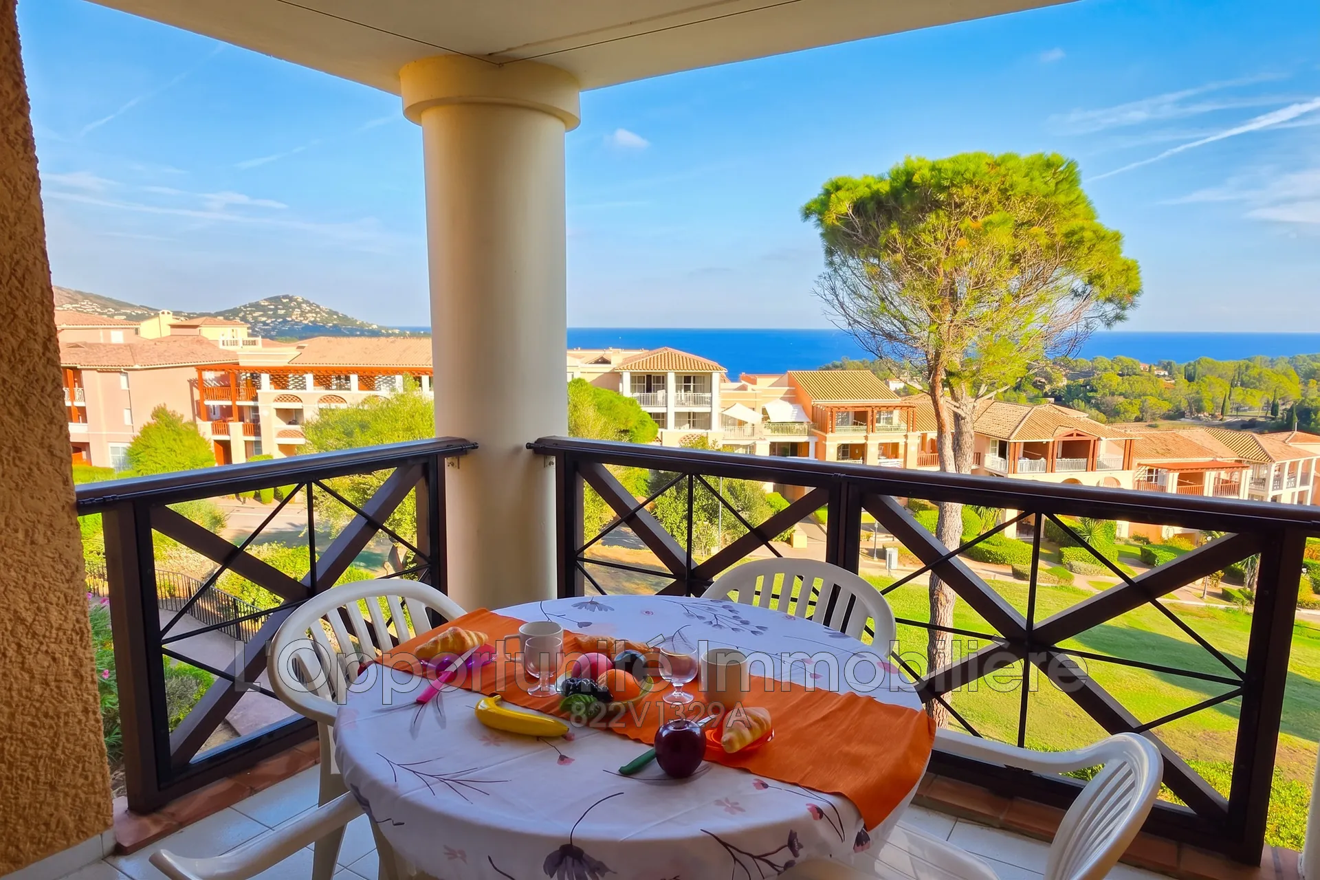 À vendre appartement 2 pièces avec terrasse et vue mer à Cap Estérel