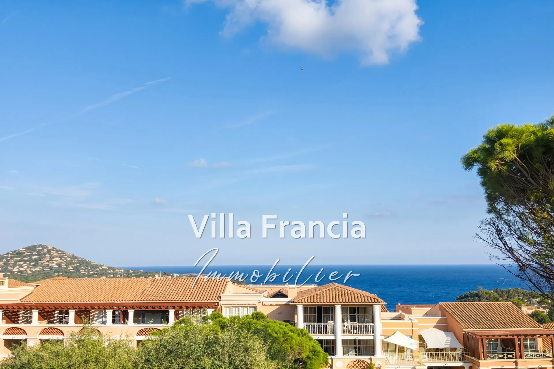 Agréable appartement 2 pièces avec vue mer et golf à Cap Estérel