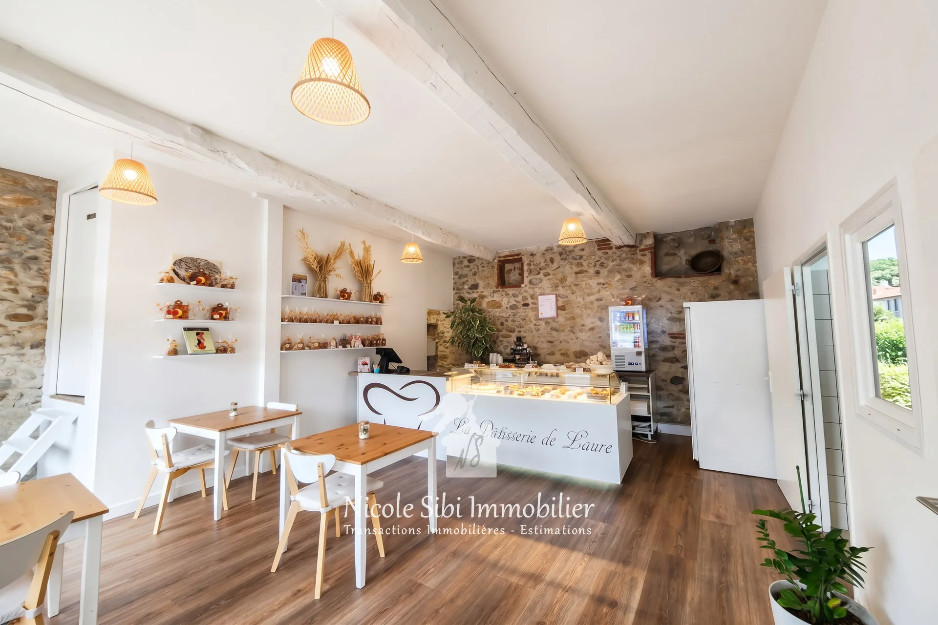 Murs commerciaux avec revenus locatifs et espace d'aménagement au Soler