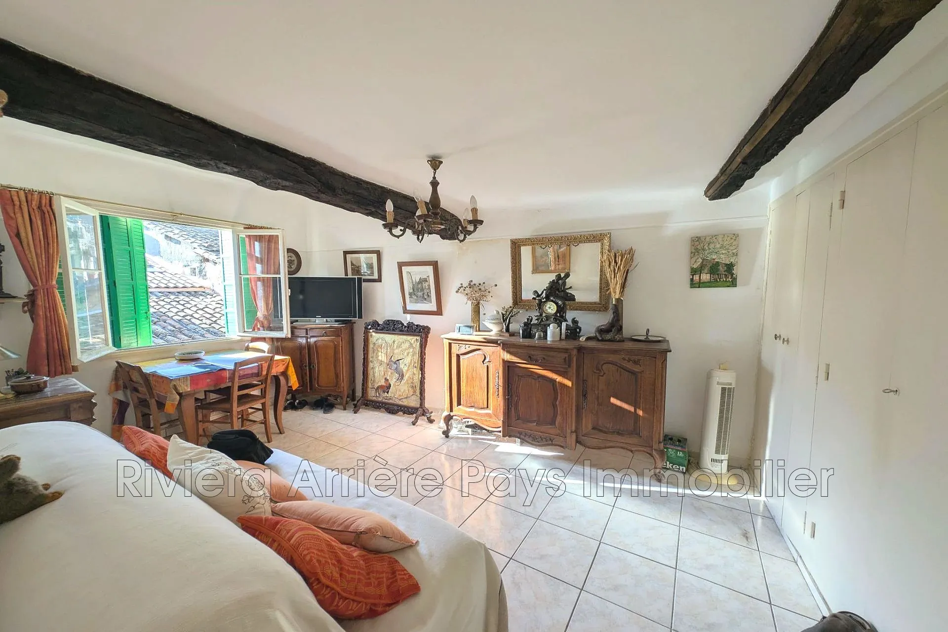 Appartement de 28 m² avec jardin de 590 m² à Puget-Théniers