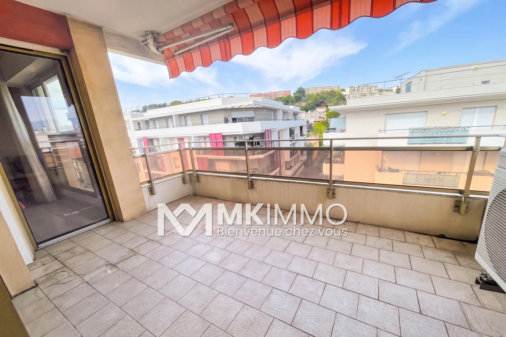 Appartement 3 pièces à Saint-Laurent-du-Var avec terrasse, parking et cave