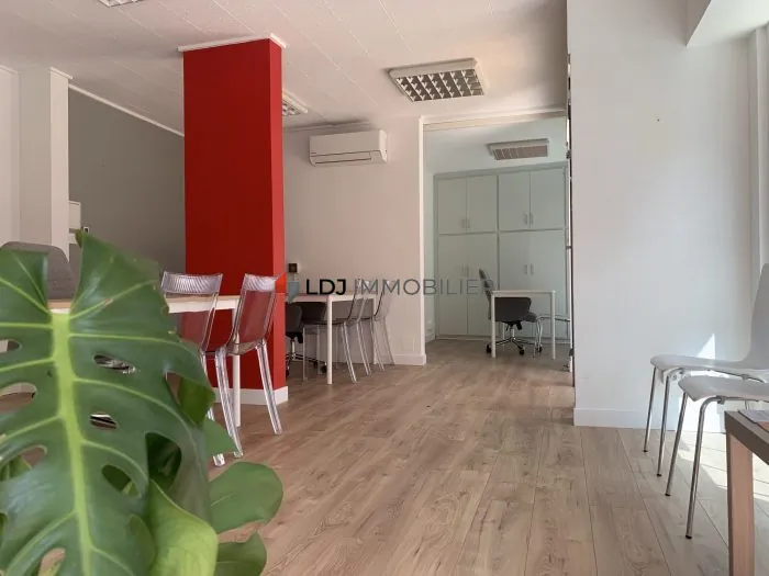 Local commercial à vendre au cœur d'Amélie-les-Bains - 56 m² prêt à l'emploi