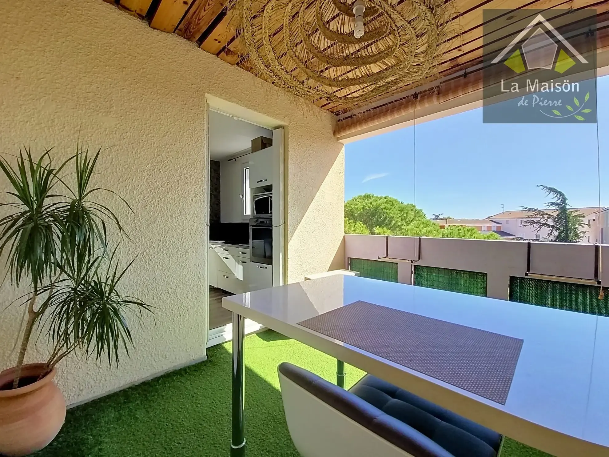 Appartement T4 rénové de 77m² avec terrasse à Istres - Dernier étage