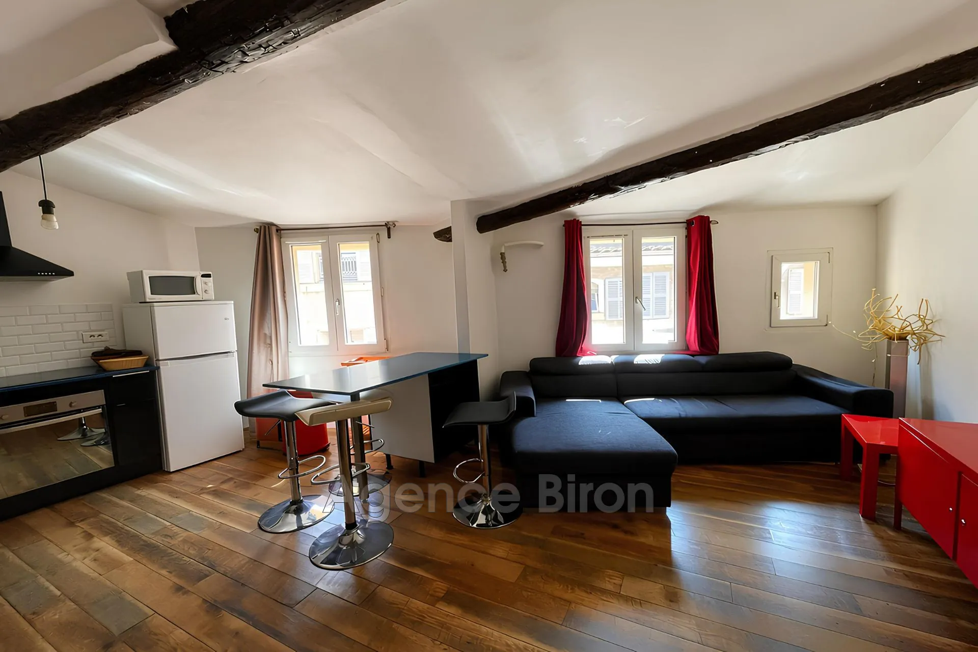 Investissement appartement T2 meublé à Aix-en-Provence, proximité Rotonde, loué 940 €/mois