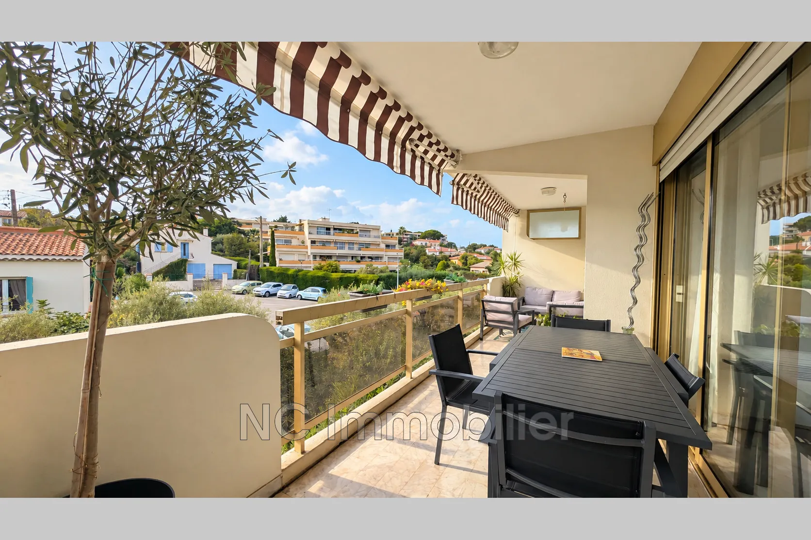 Appartement 2 pièces à Antibes avec terrasse, parking et cave - Secteur Piscine / Anthéa