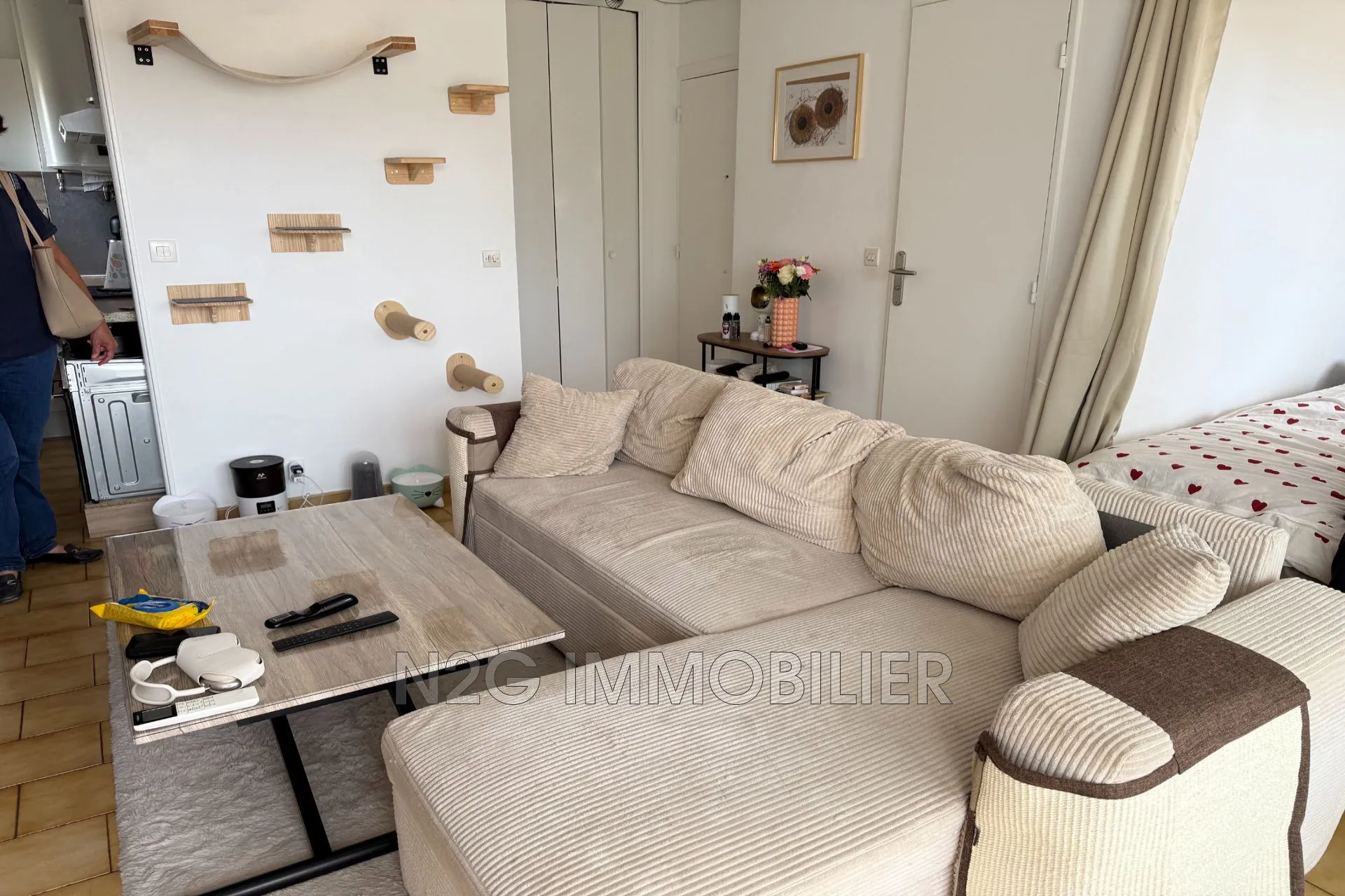 Studio à vendre au Cannet avec terrasse, cave et location en cours