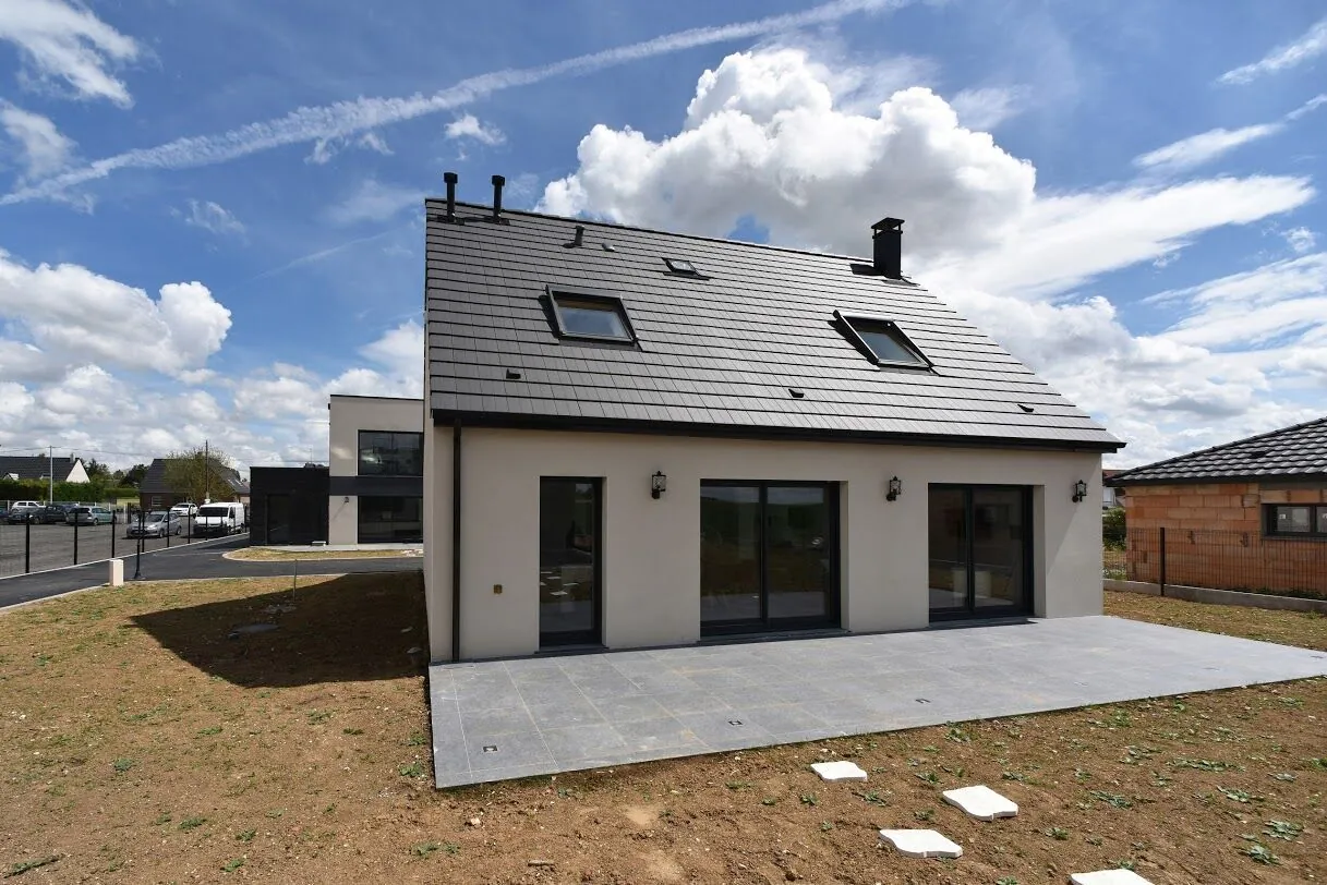 Maison à étage de 118 m² avec 4 chambres à Athies, proche Arras