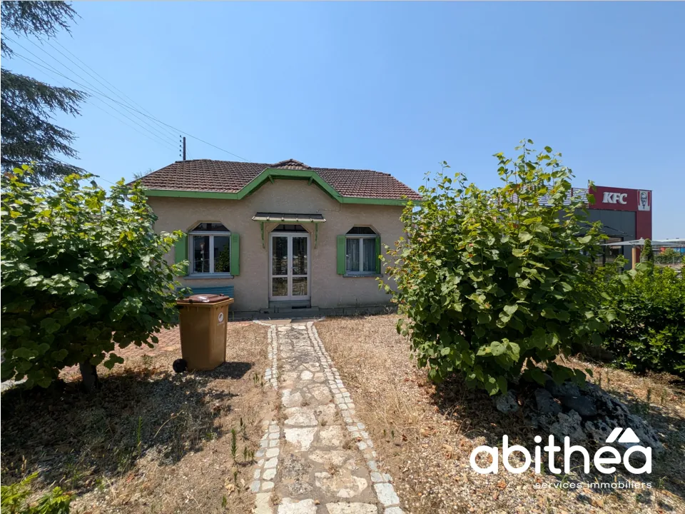 Maison à vendre à Libourne avec fort potentiel d'investissement sur terrain de 1400 m²