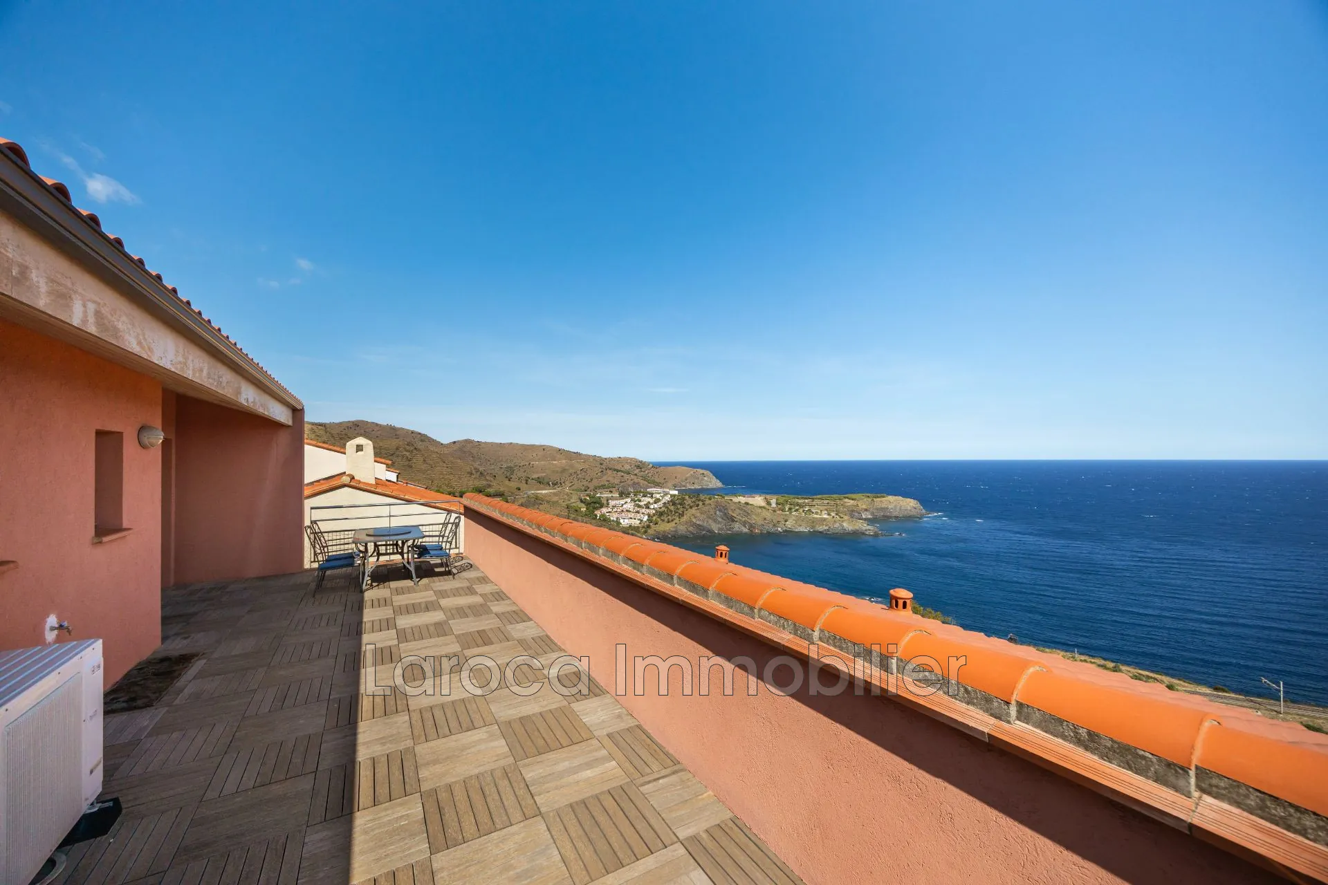Magnifique appartement T3 avec terrasse et vue mer à Cerbère