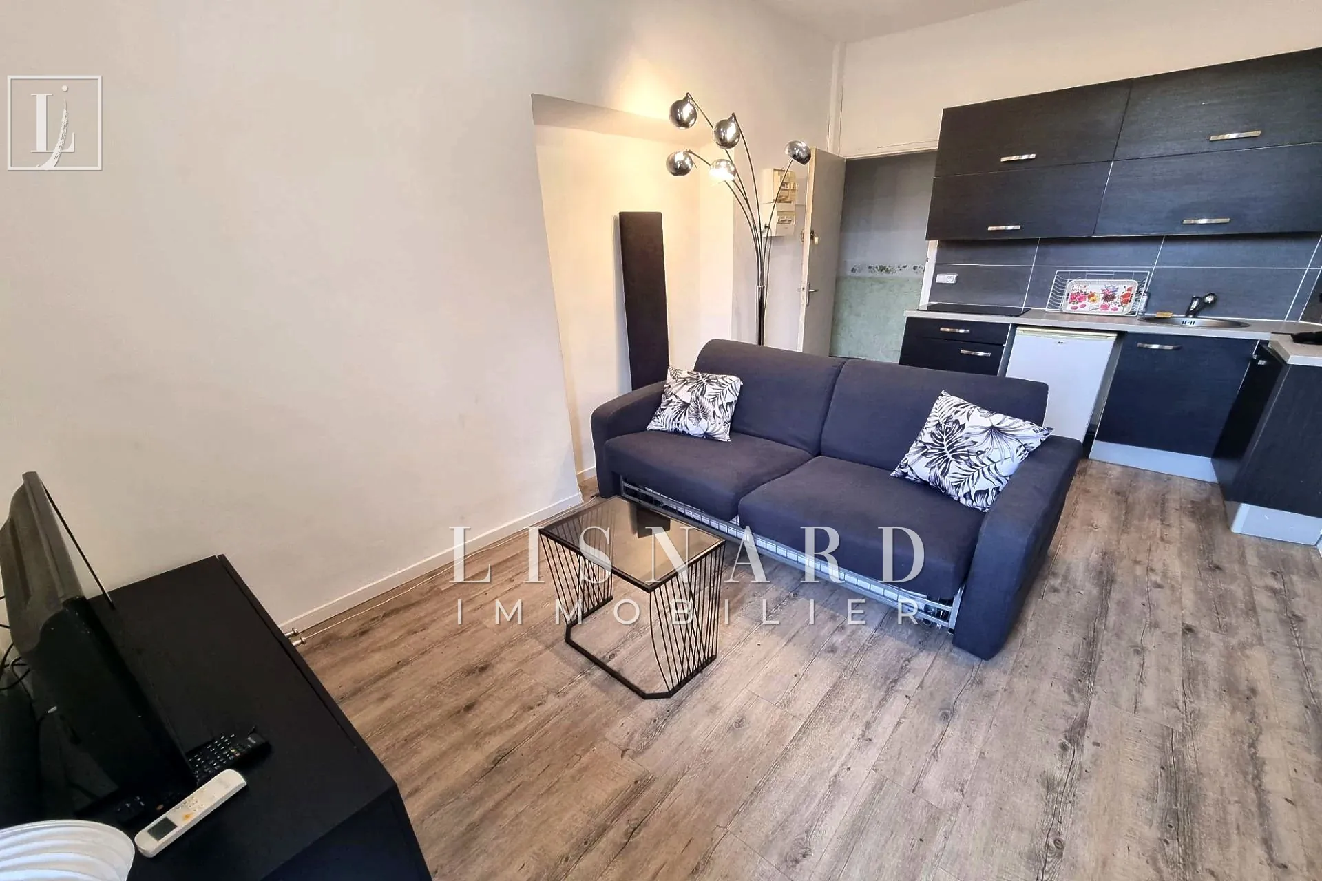 Investissement immobilier : deux studios loués à Vallauris avec faibles charges