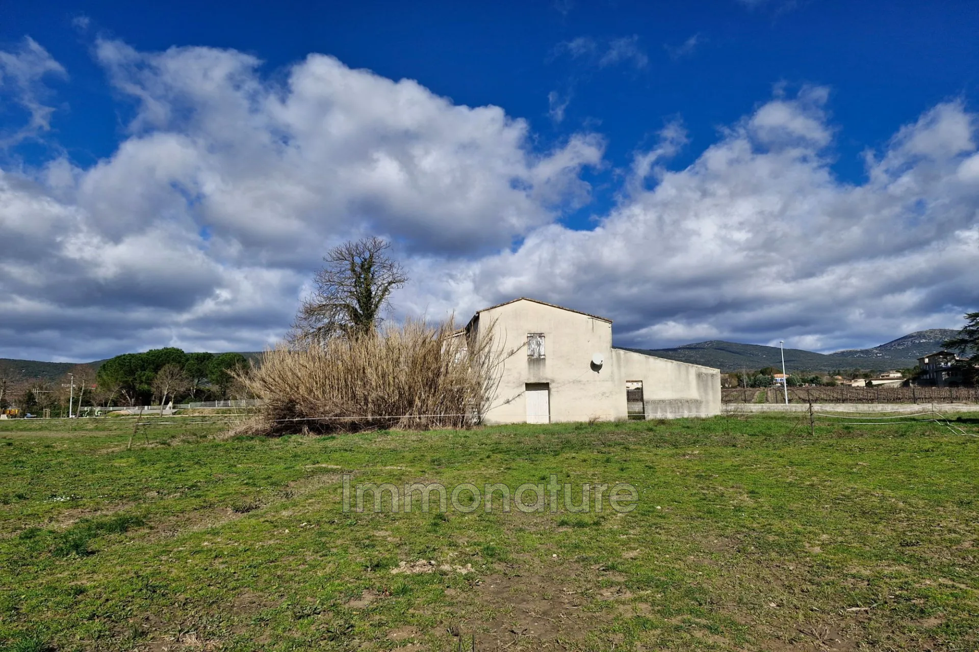A vendre maison de 3 pièces à Laroque avec grand terrain plat