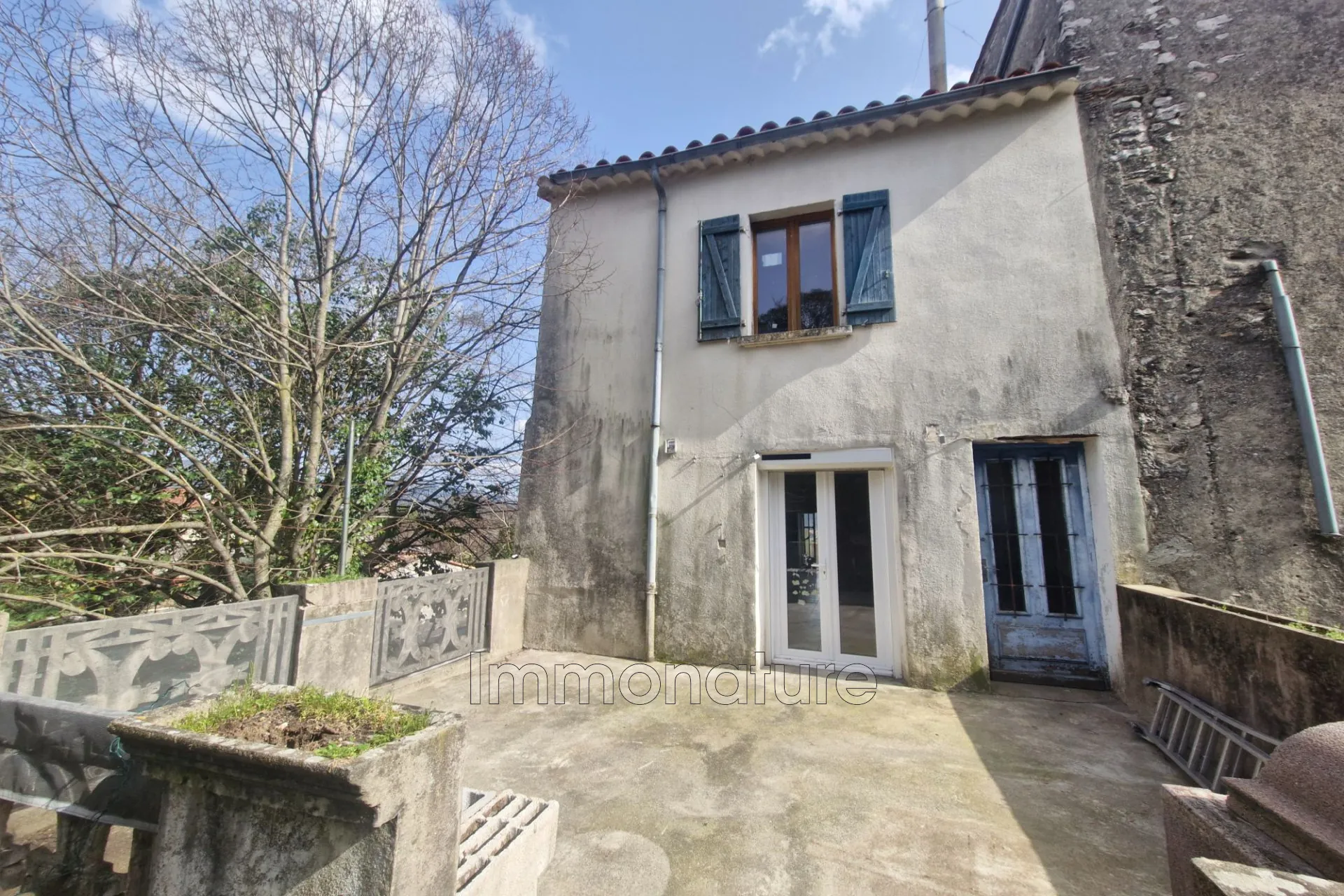 À vendre maison de village à Cazilhac avec jardin et terrasses, 98m²