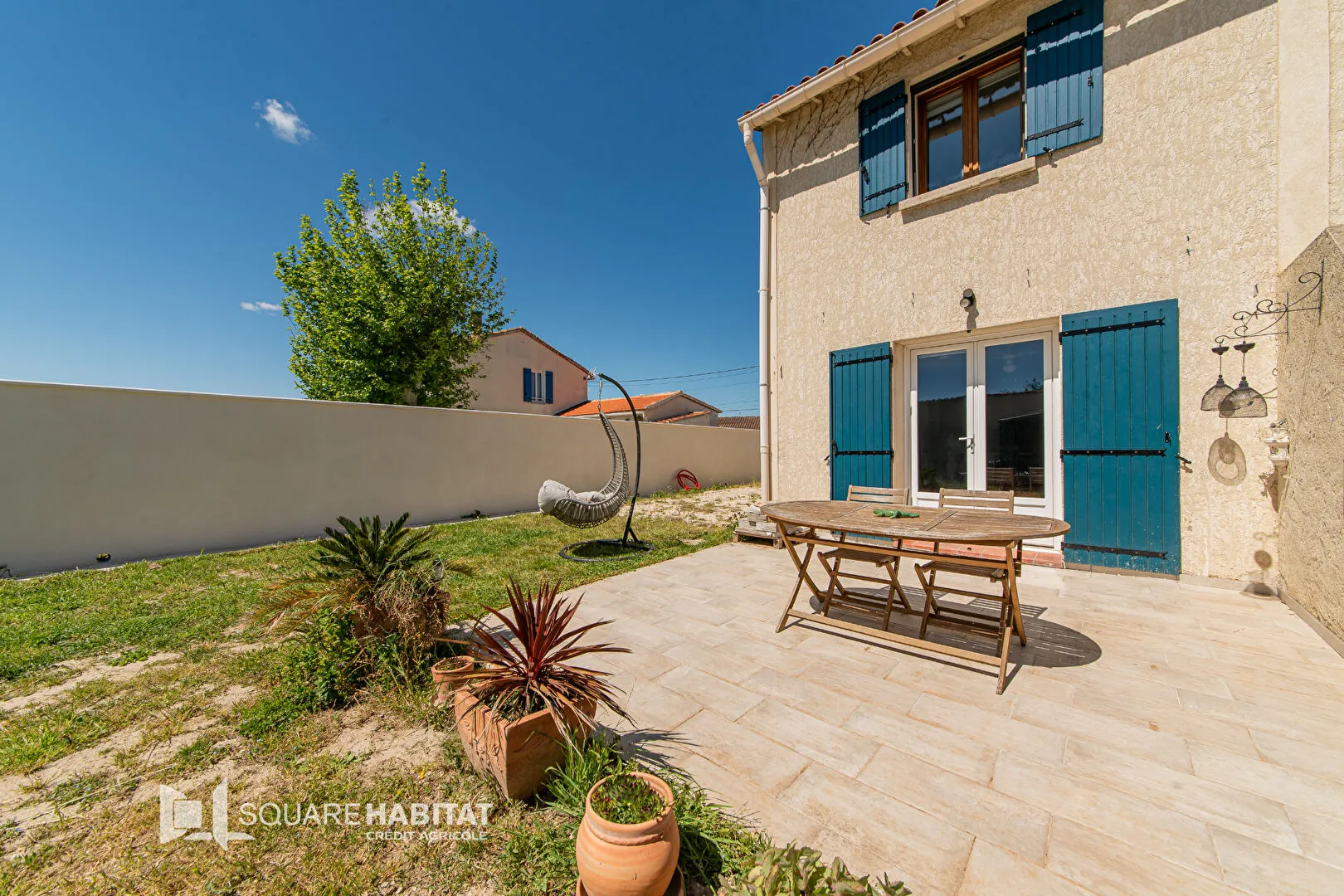 Maison moderne avec jardin et terrasse à Senas - 3 pièces et 259 m²