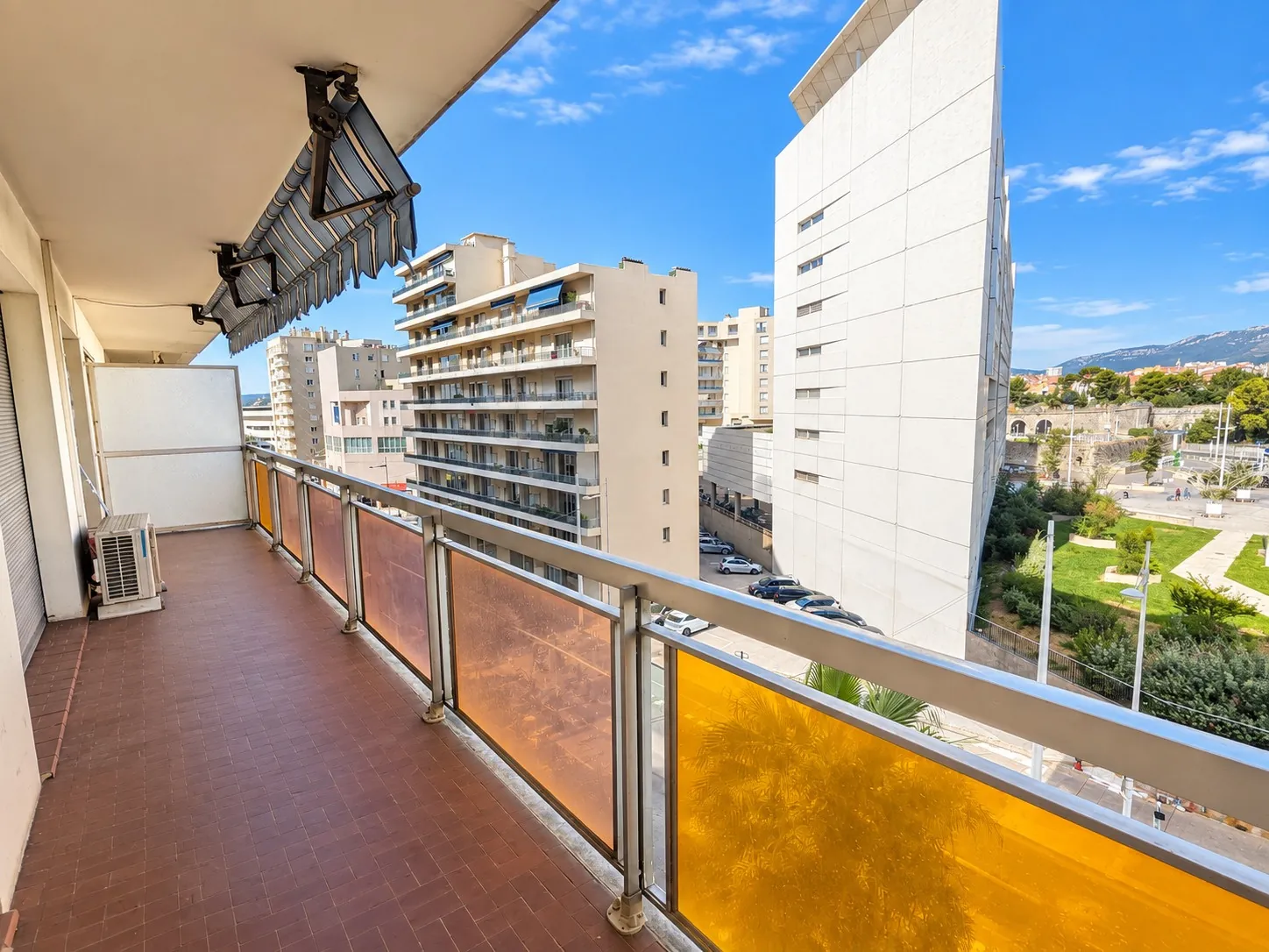 Appartement à vendre 84 m² avec balcon dans la résidence Le Cygne à Toulon