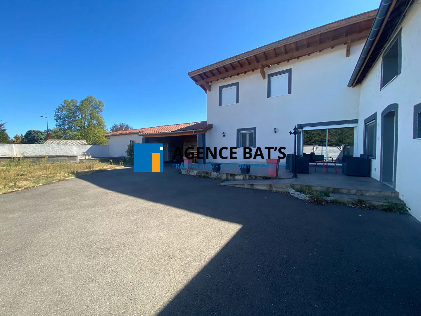 À vendre corps de ferme rénové de 169 m² avec piscine et 4 chambres à Craintilleux