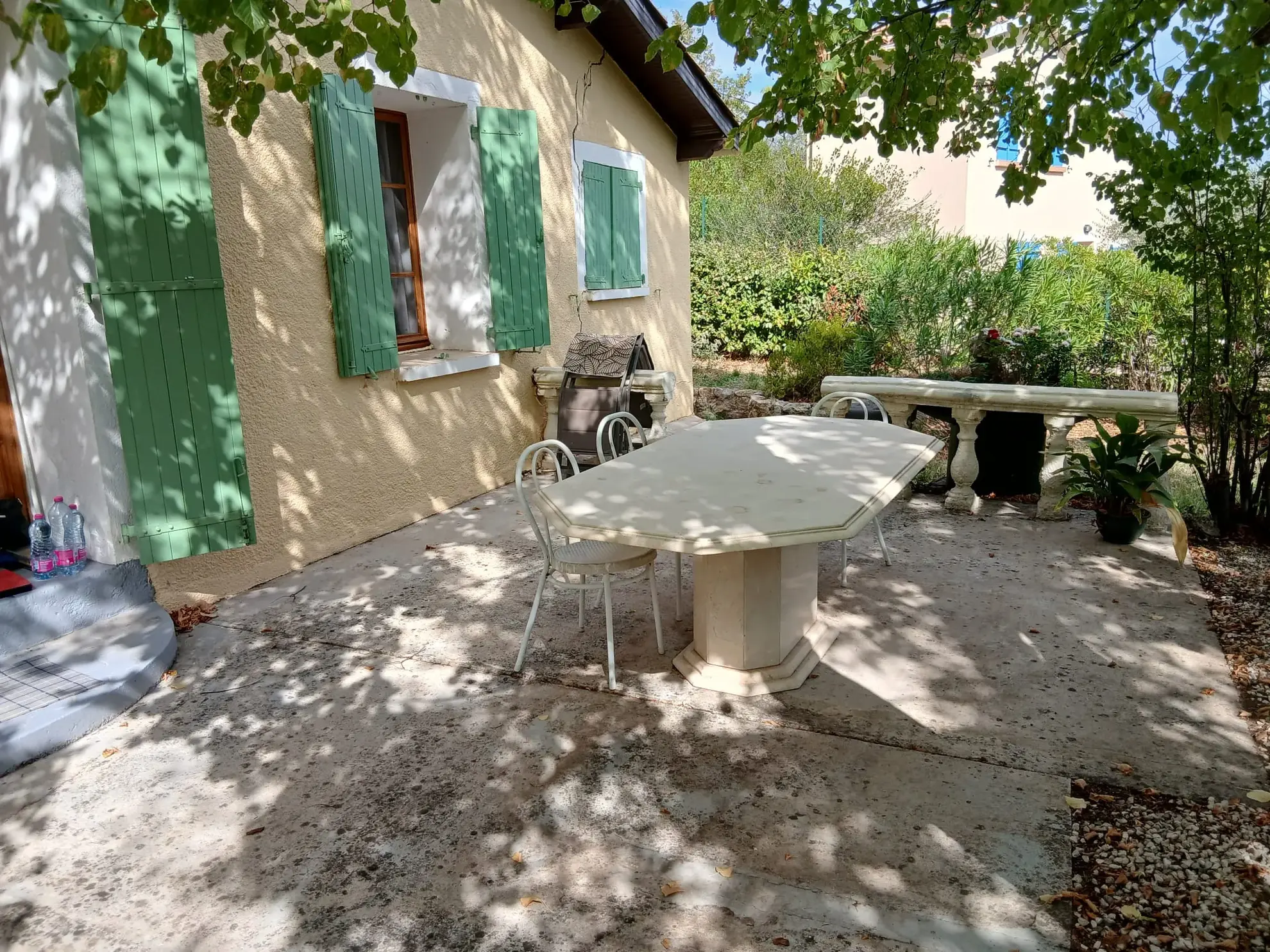 Maison lumineuse de 69 m² avec grand terrain à Nans les Pins
