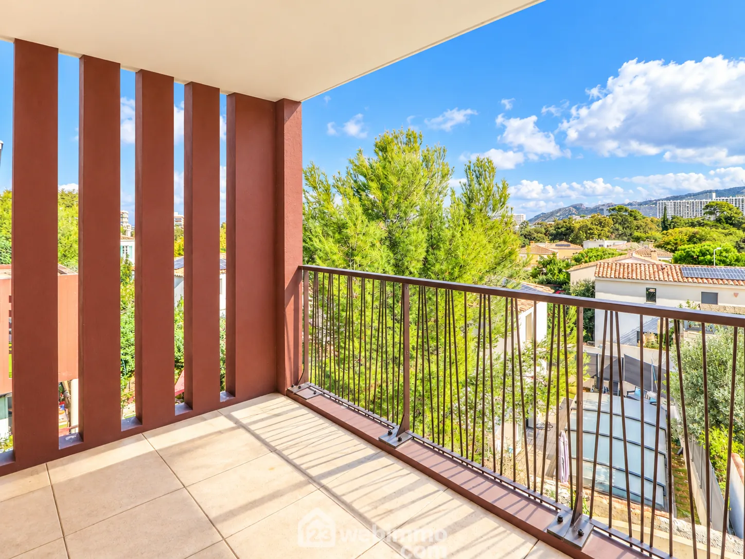 Appartement 2 pièces avec terrasse à Mazargues-La Jarre, Résidence récente avec piscine