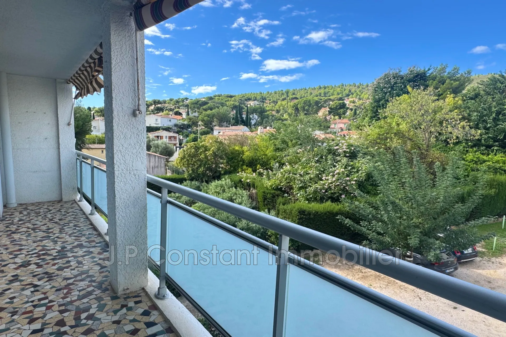 Charmant appartement T3 à La Ciotat, résidence calme avec terrasse, cave et parking