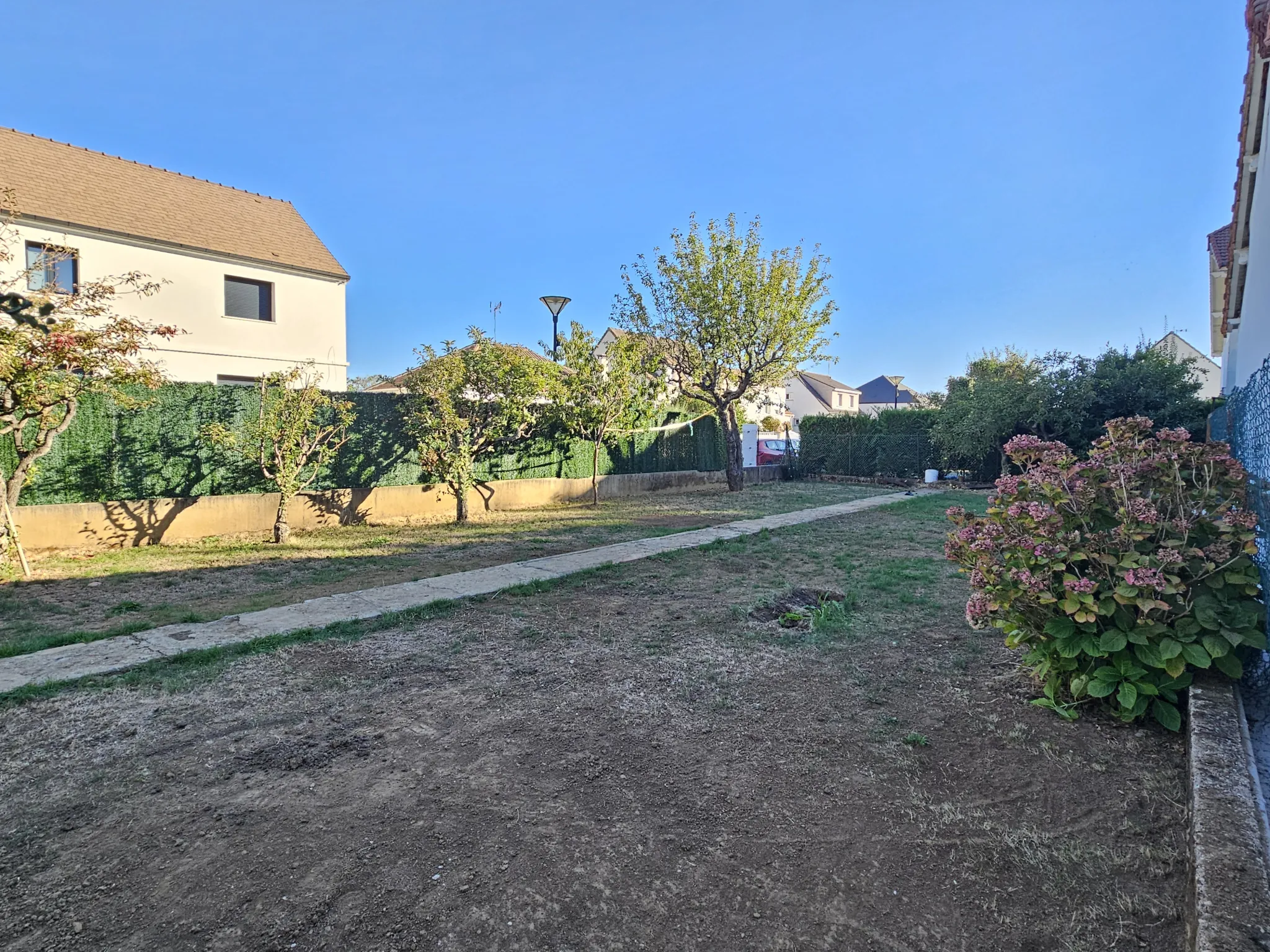 Terrain à bâtir de 233 m² à Servon, proche centre et nature