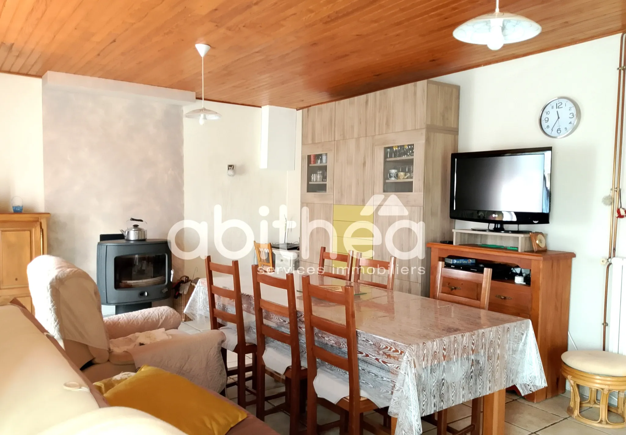 Maison de 110 m² à Roumazières avec garage et jardin clos